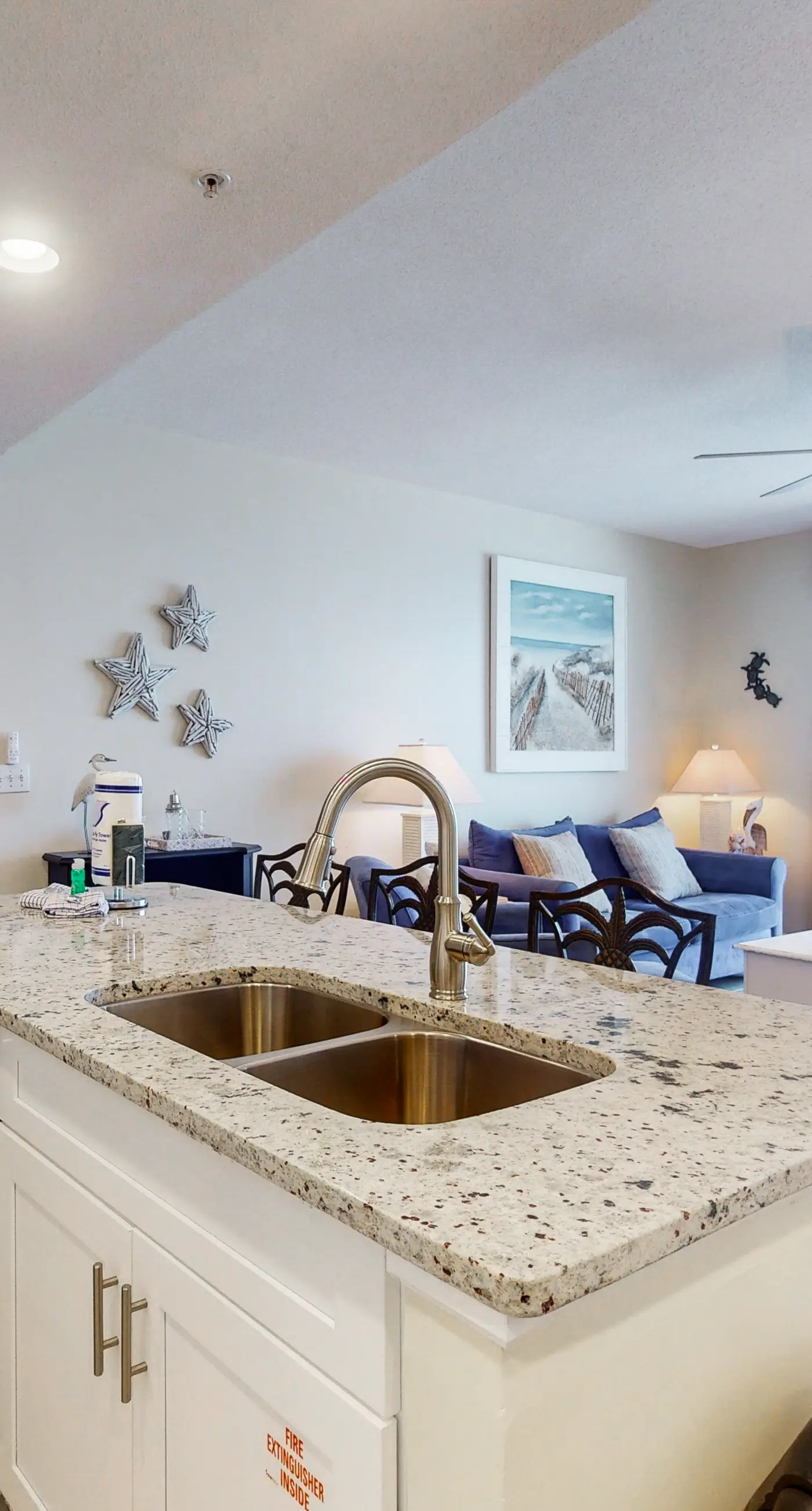 Charming, beachfront condo with furnished balcony & a bi-level pool