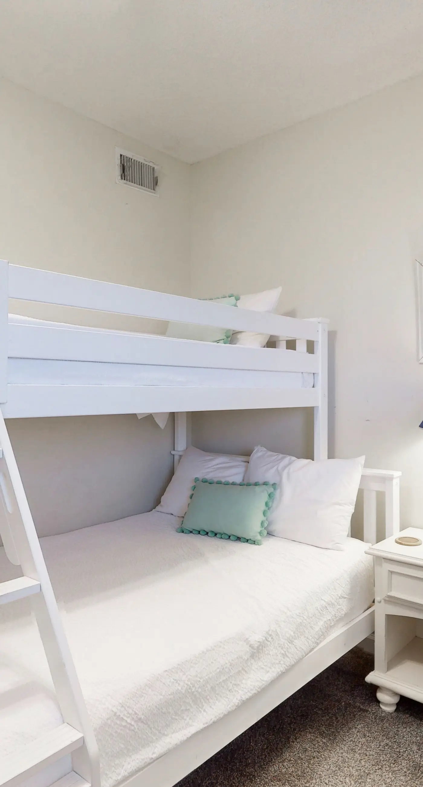 Charming, beachfront condo with furnished balcony & a bi-level pool