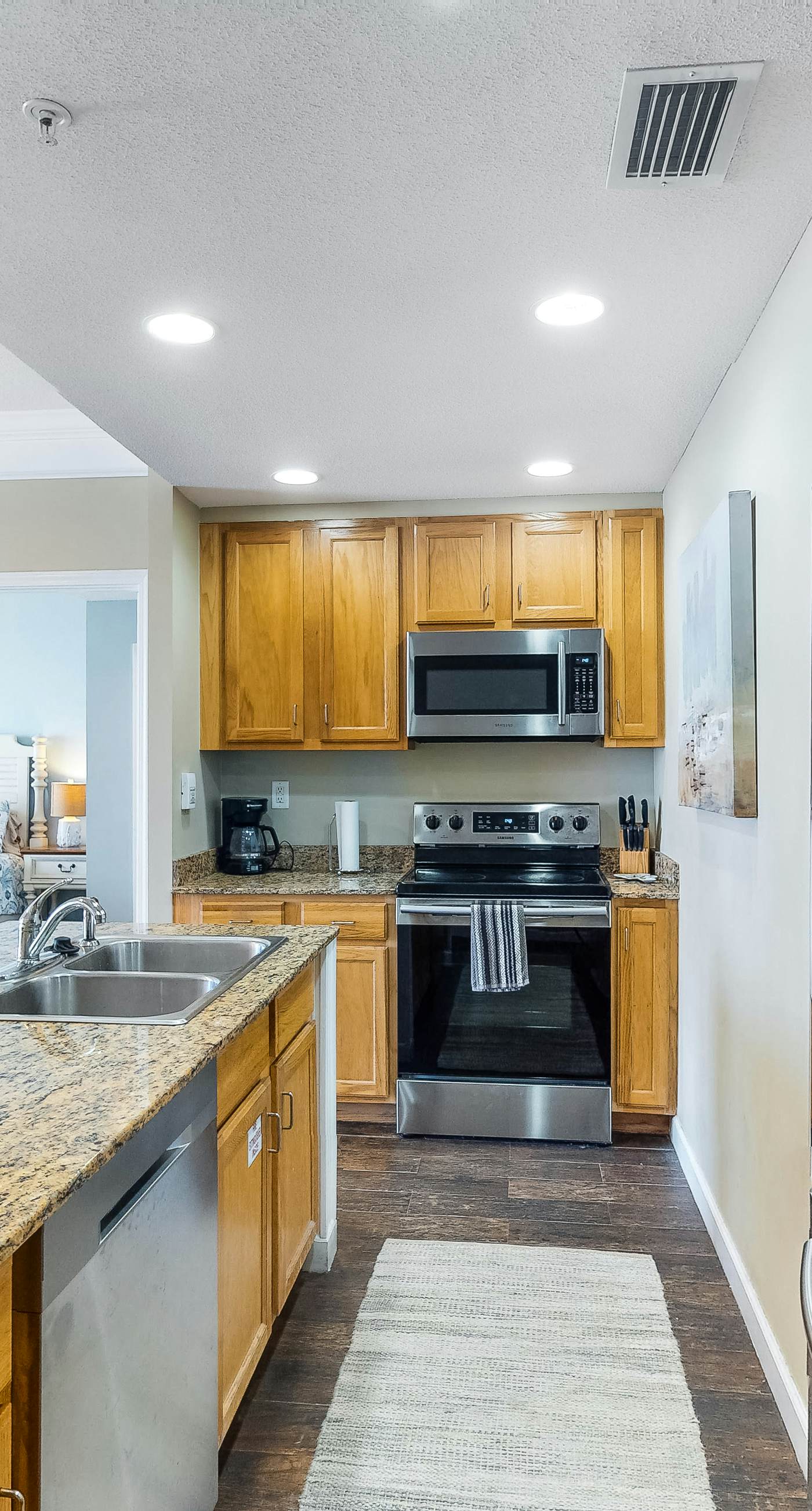 Beachfront dream with furnished balcony, pool & gym