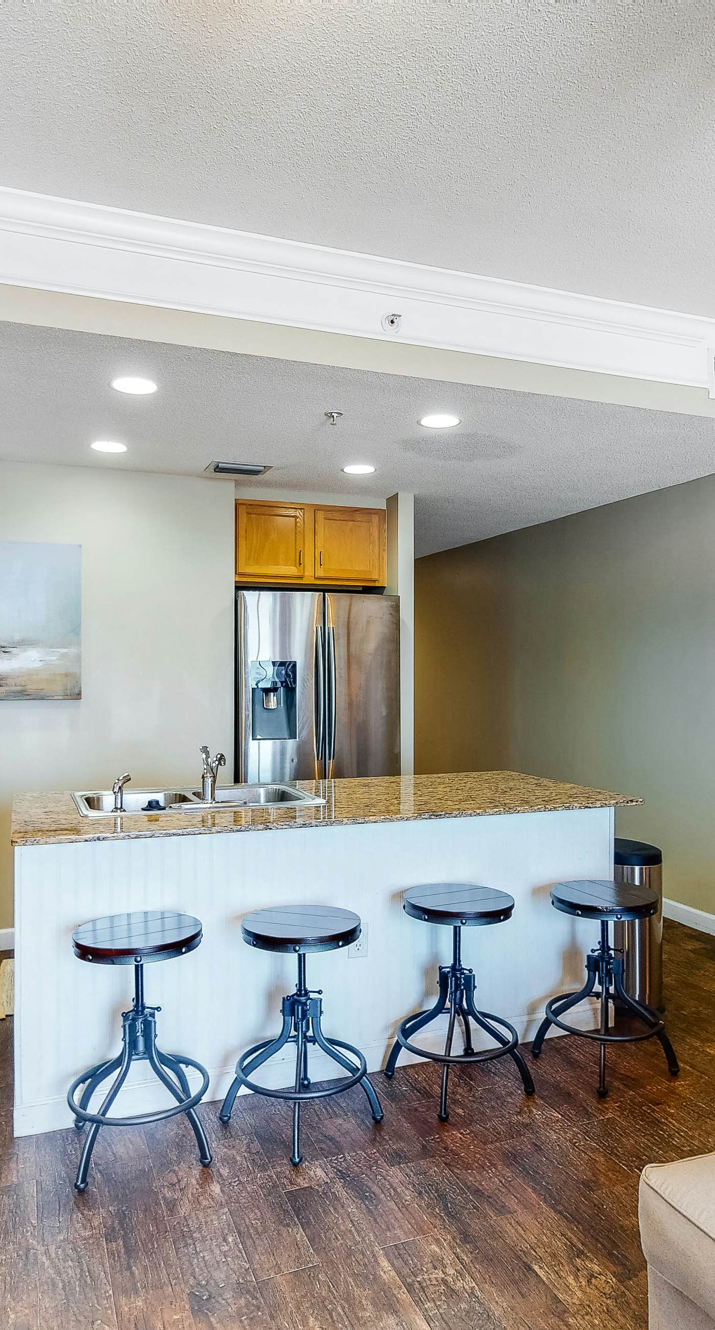 Beachfront dream with furnished balcony, pool & gym