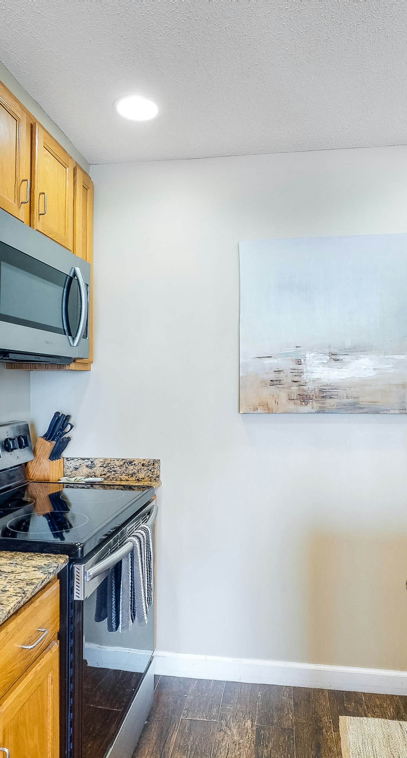 Beachfront dream with furnished balcony, pool & gym