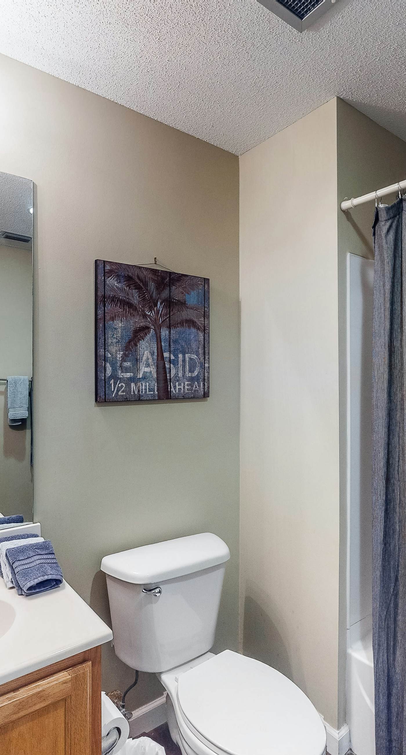 Beachfront dream with furnished balcony, pool & gym