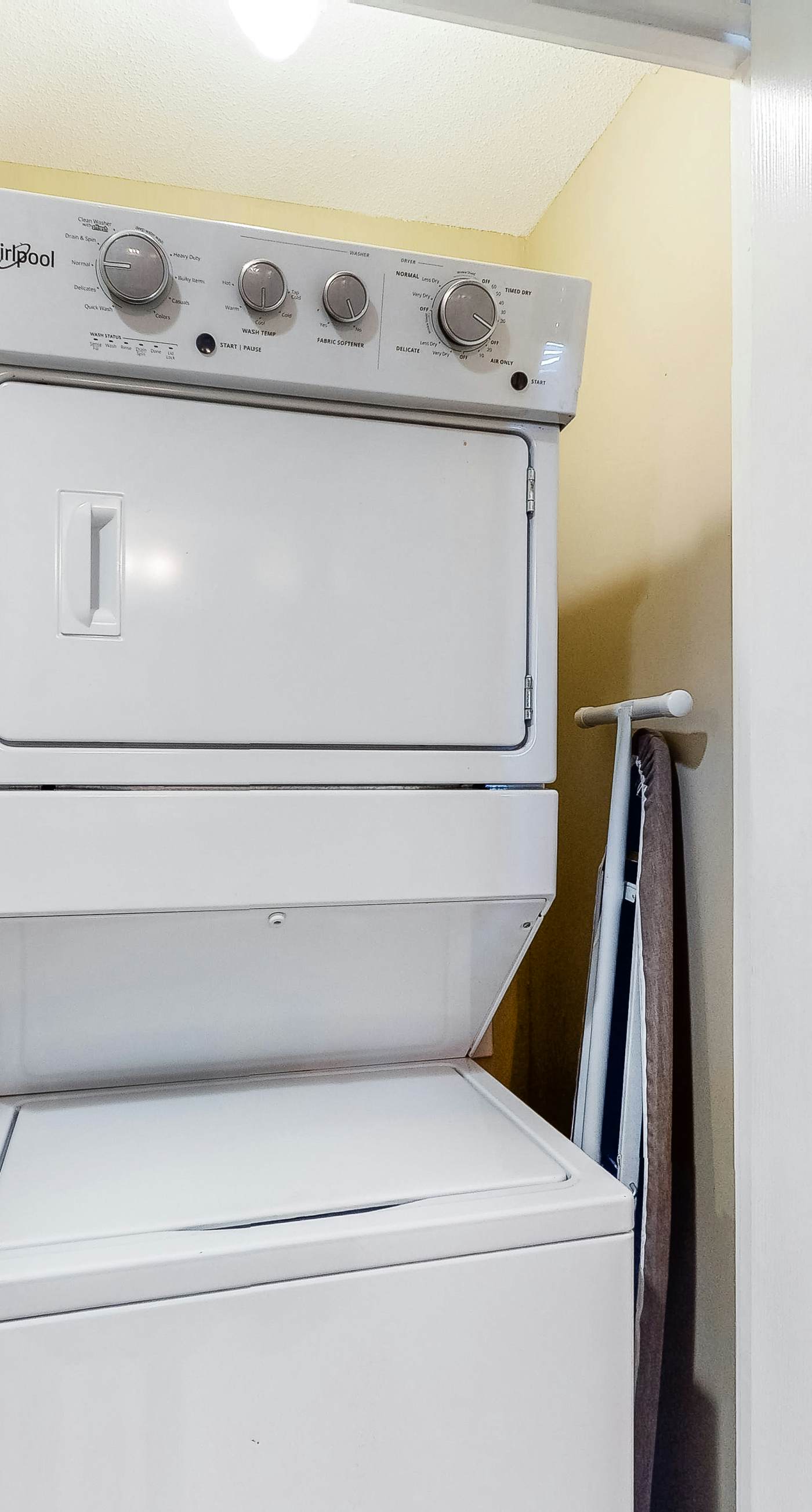 Beachfront dream with furnished balcony, pool & gym