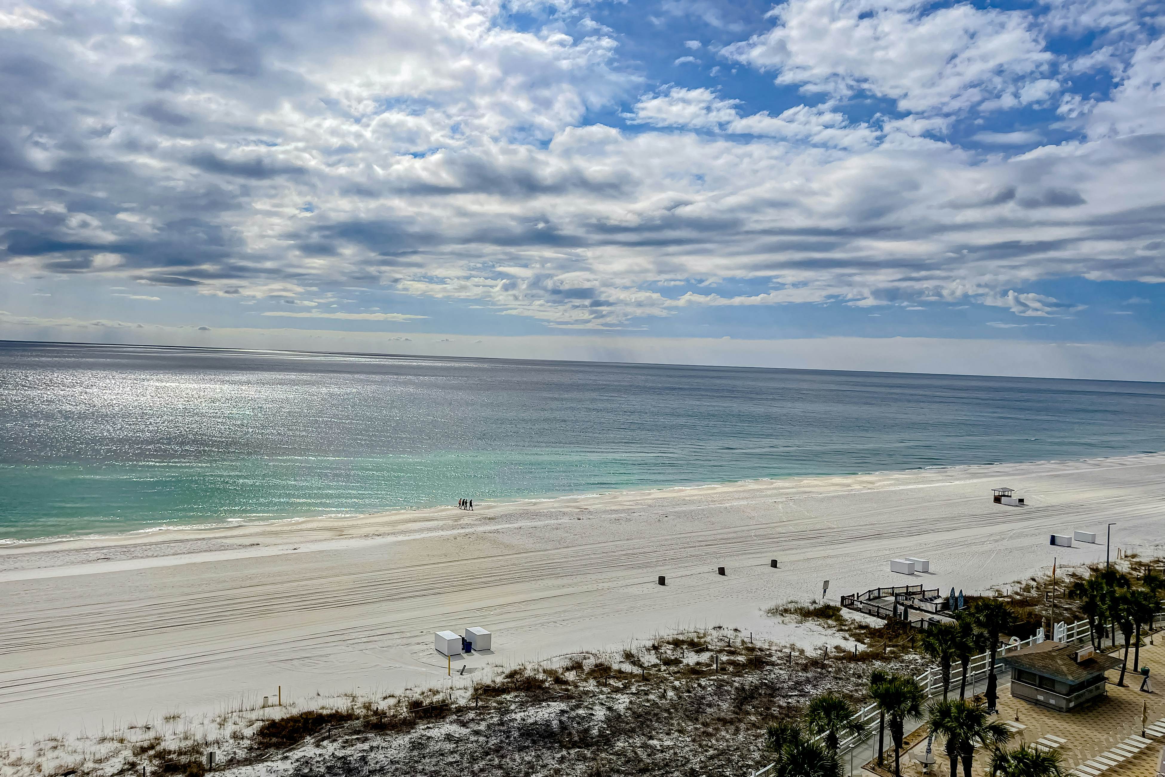 Updated gulf view condo with WiFi, ac, private w/d, & pool/tennis/beach access