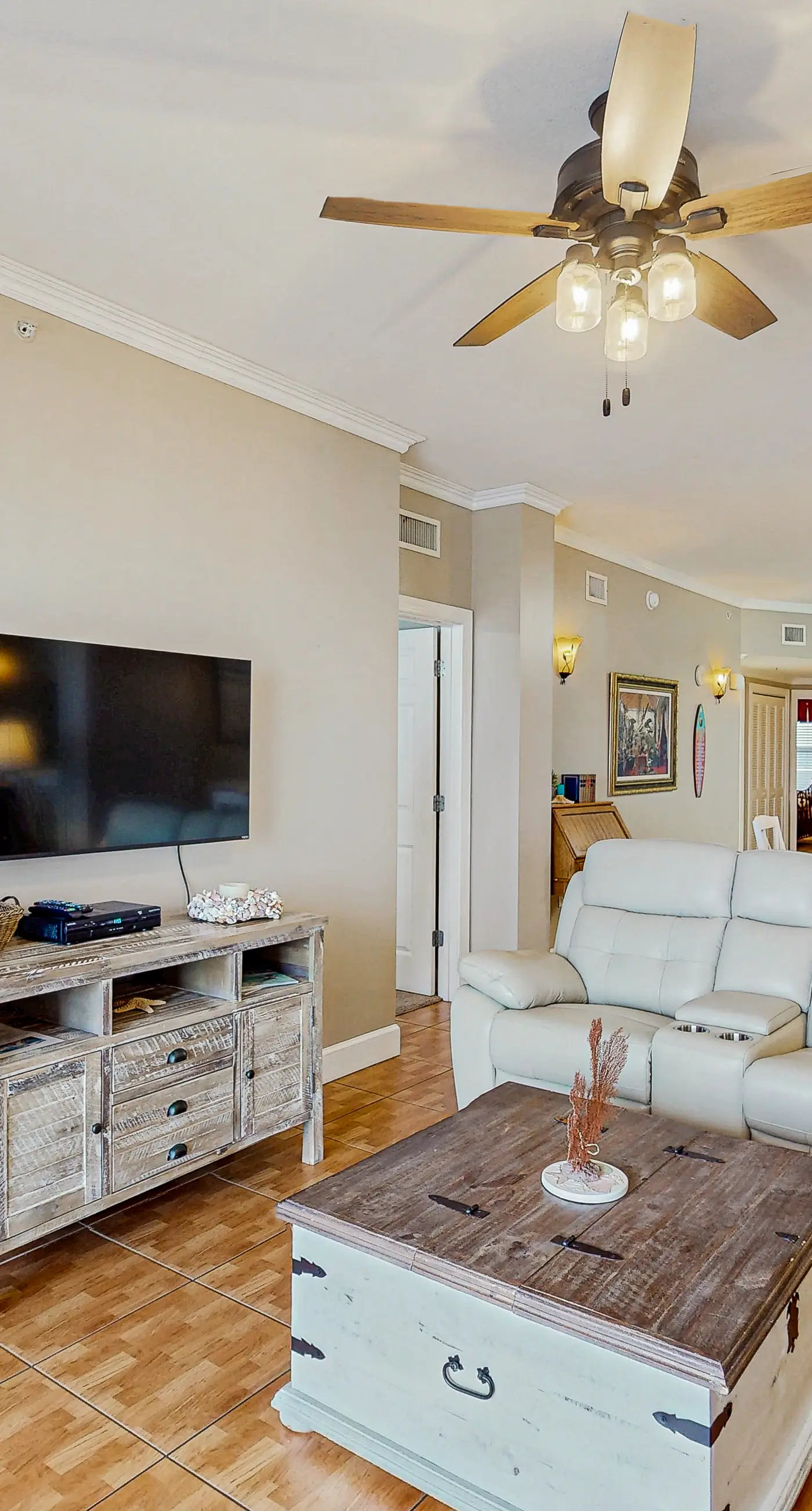 Gorgeous beachfront condo, shared pool and beach access