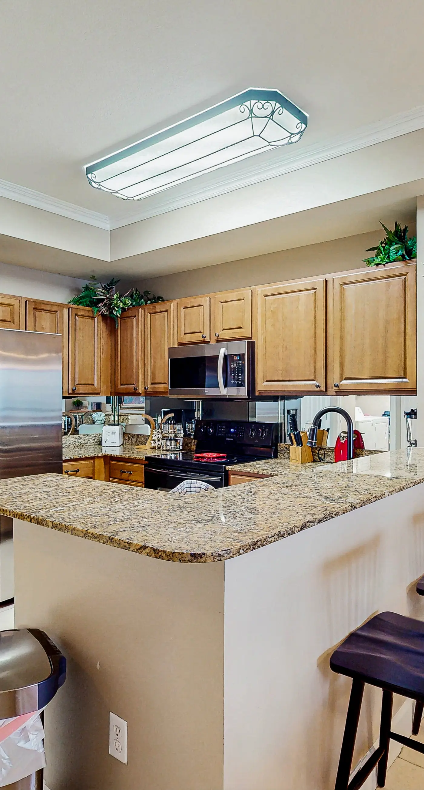Gorgeous beachfront condo, shared pool and beach access