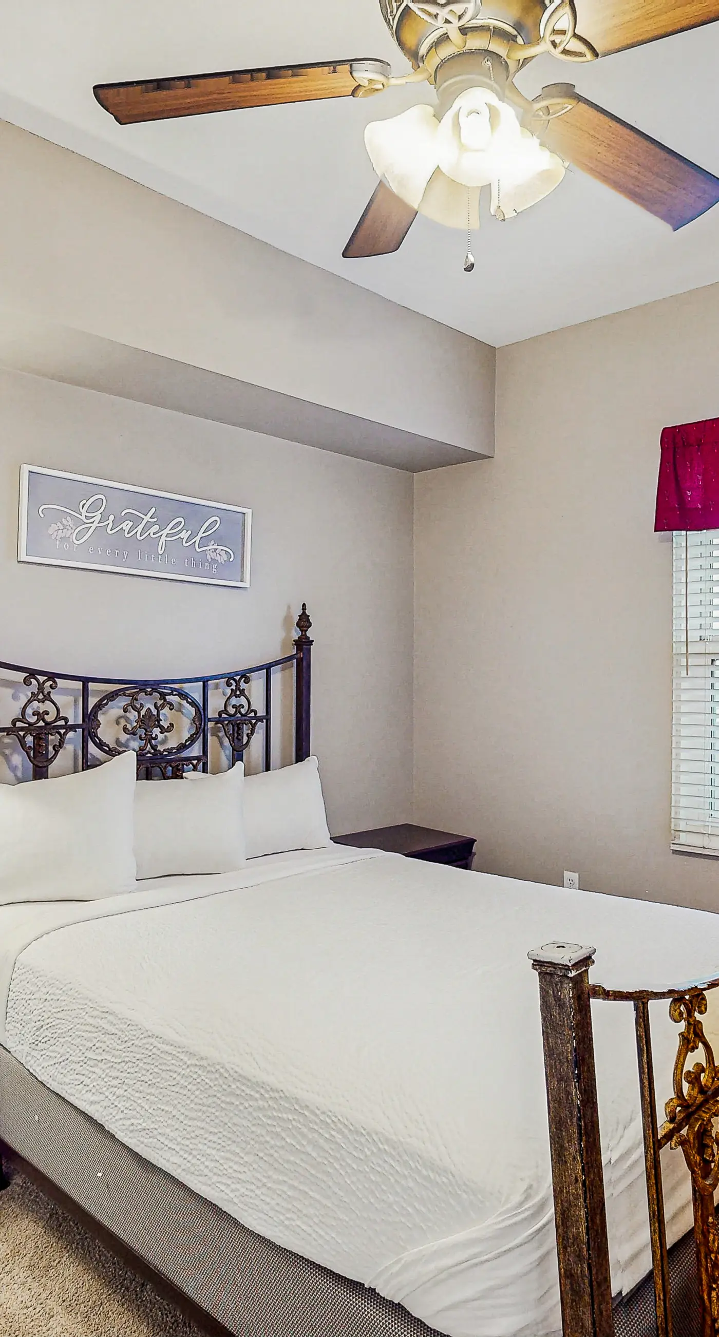 Gorgeous beachfront condo, shared pool and beach access