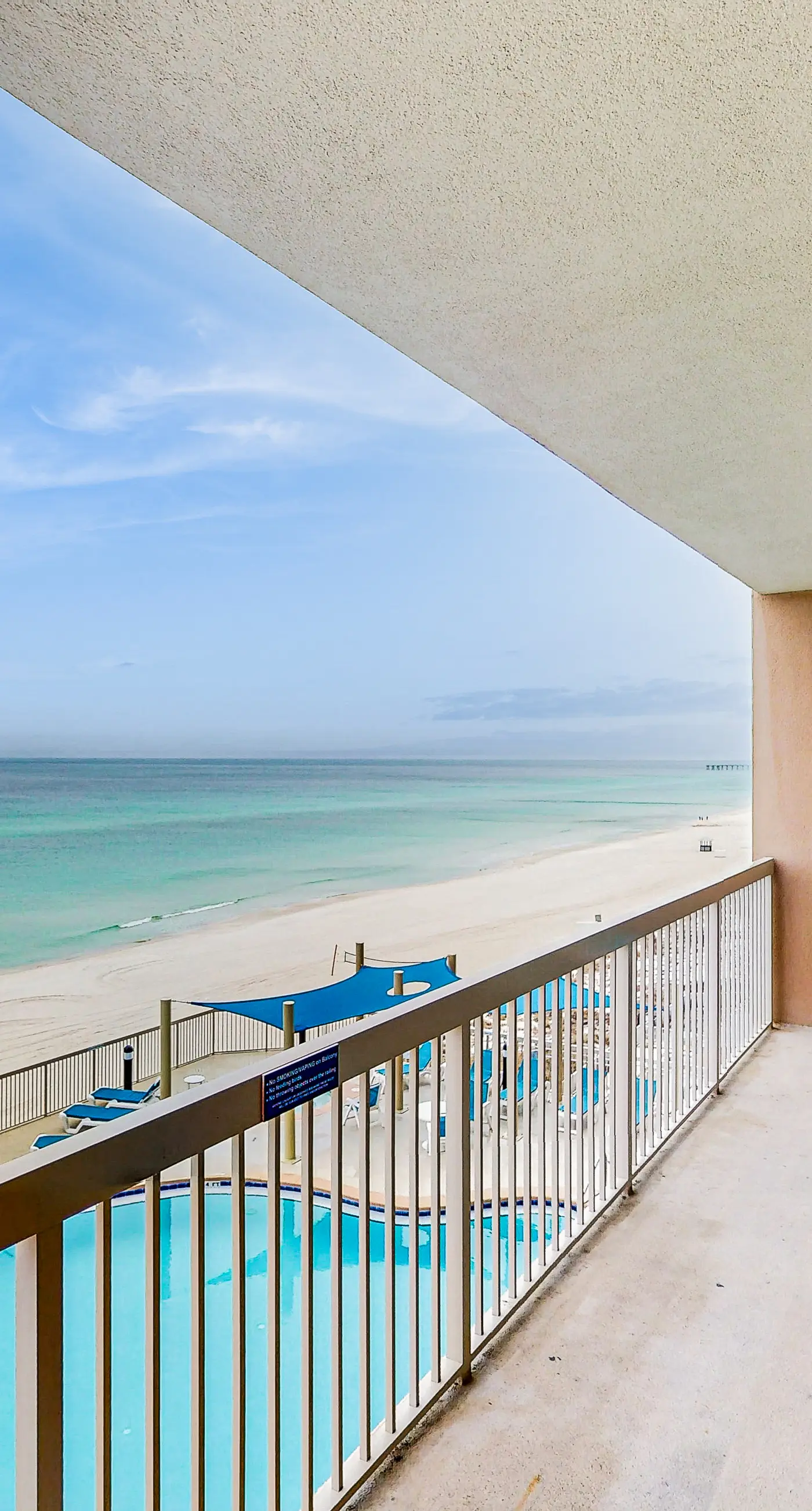 Gorgeous beachfront condo, shared pool and beach access