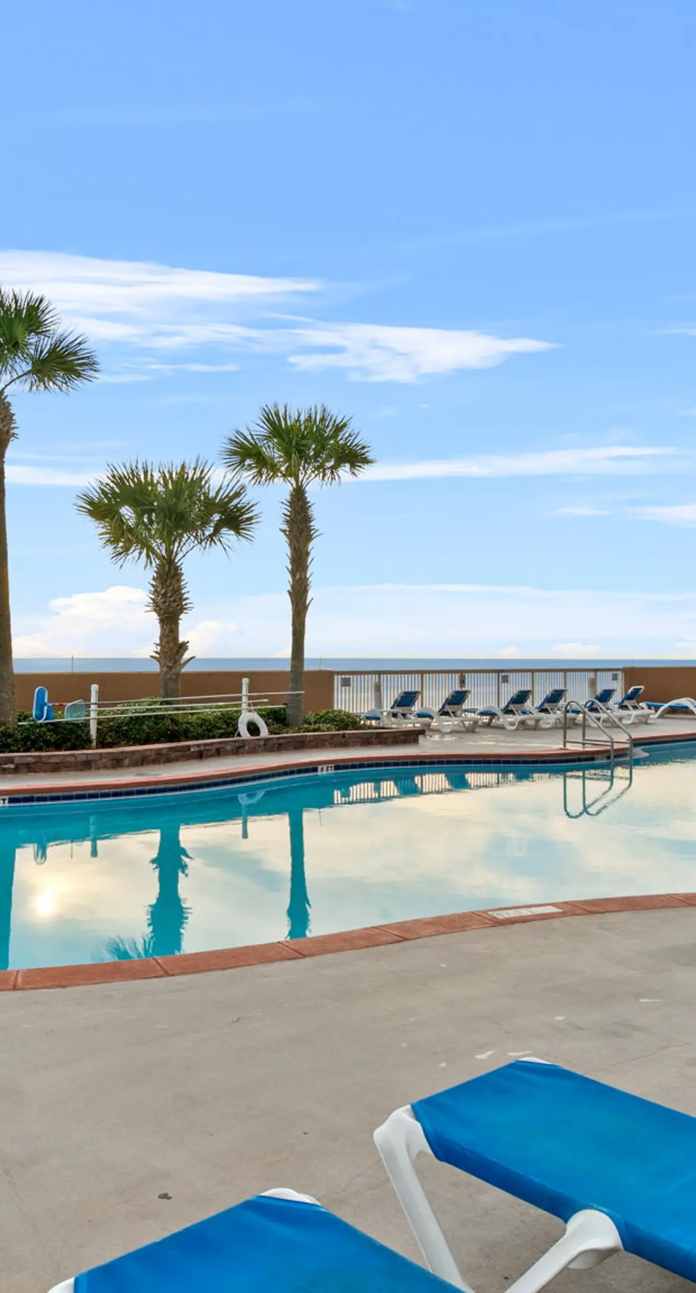 Gorgeous beachfront condo, shared pool and beach access