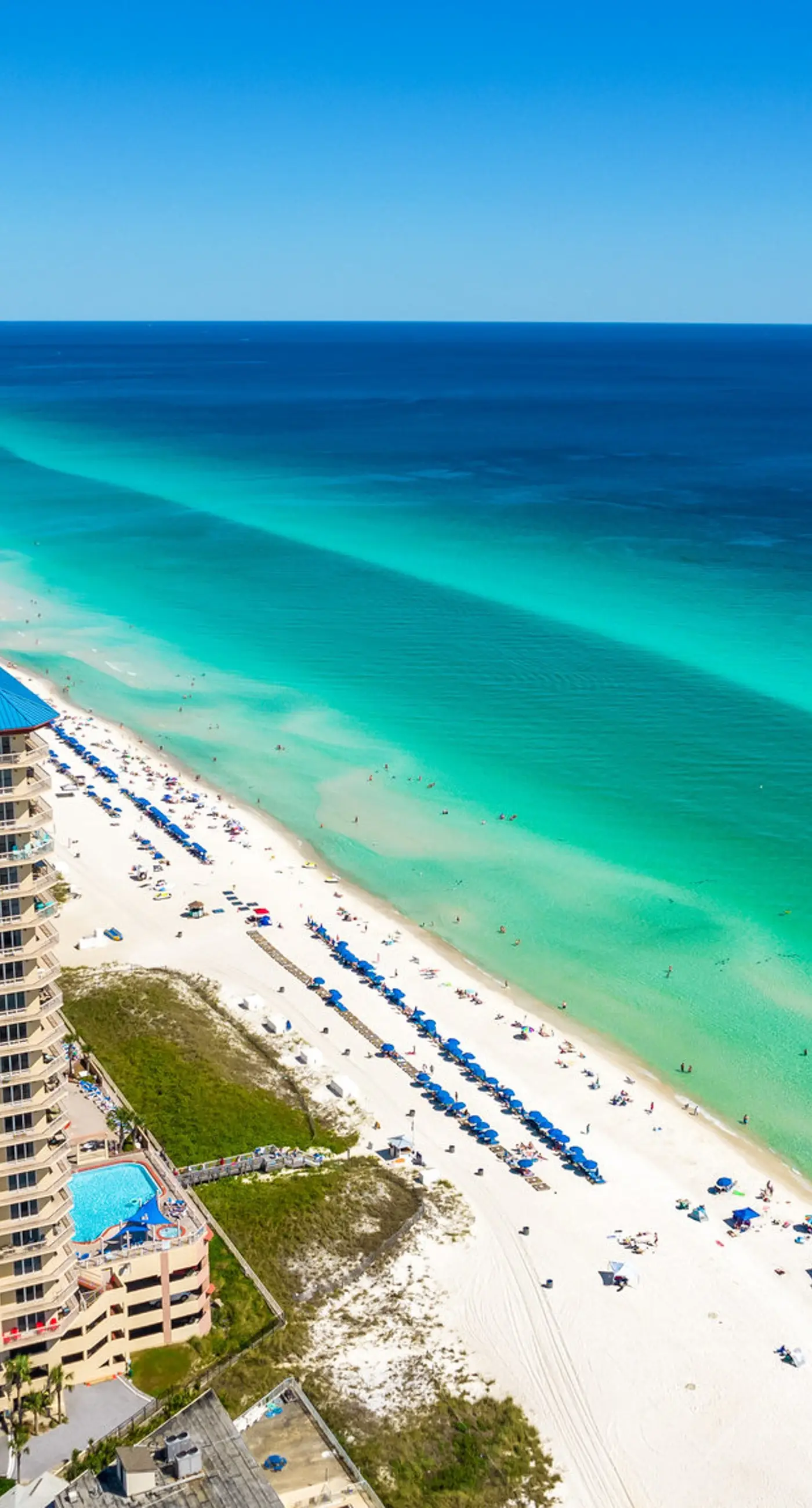 Gorgeous beachfront condo, shared pool and beach access