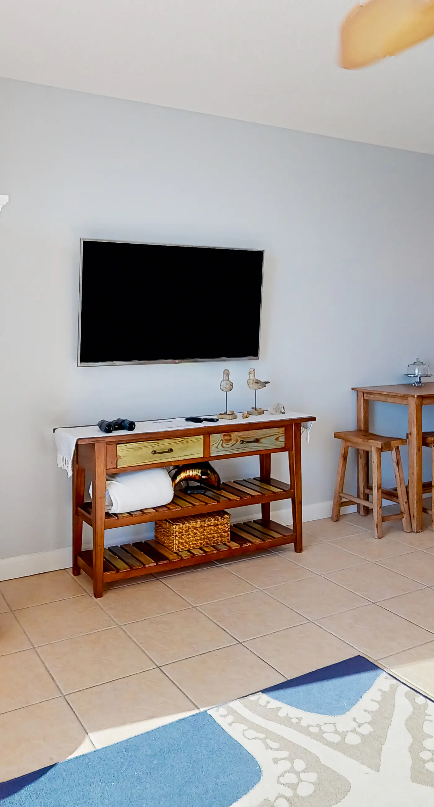 14th-floor gulf-front condo with beach access, pool, gym, & balcony