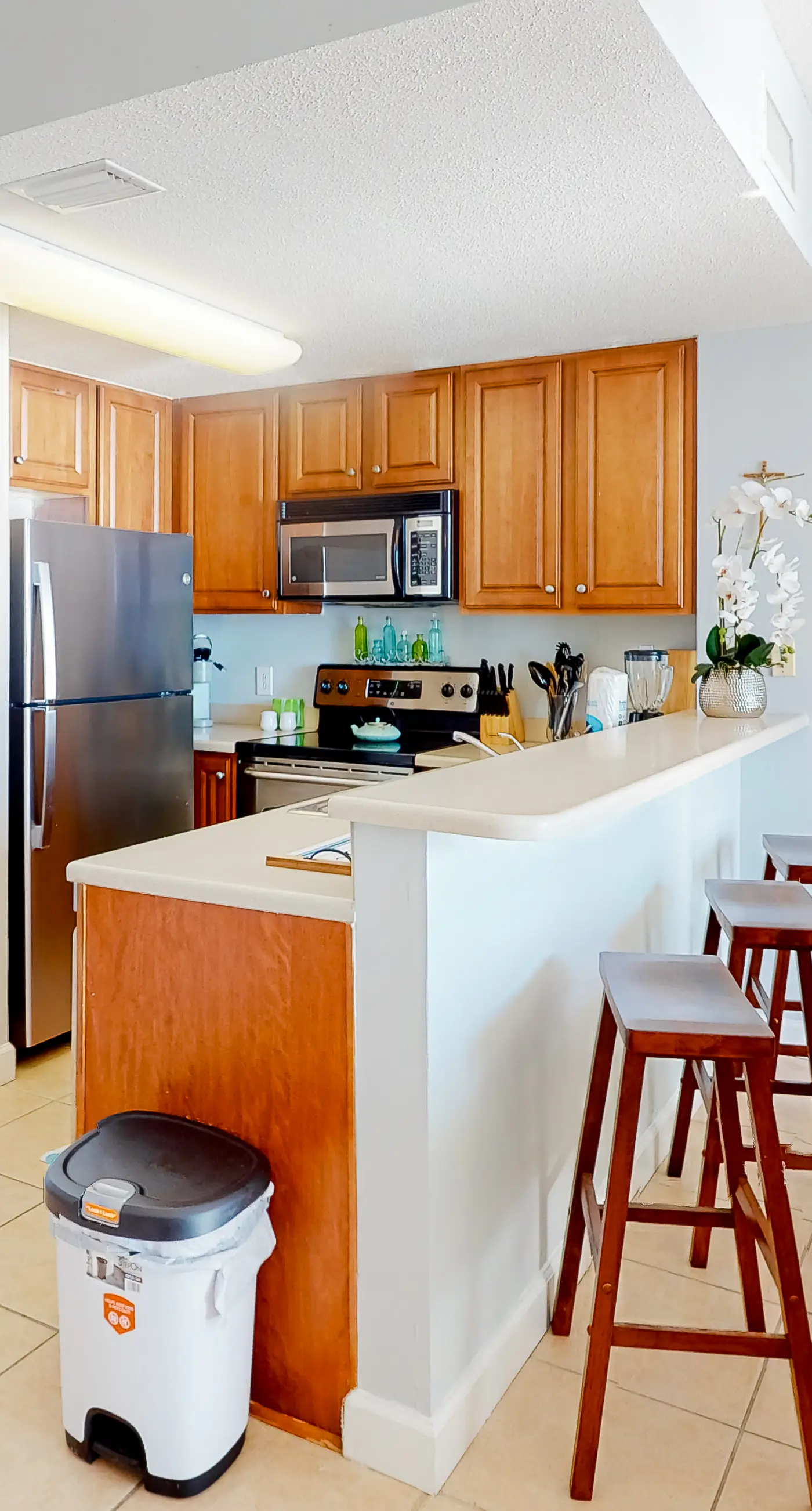 14th-floor gulf-front condo with beach access, pool, gym, & balcony