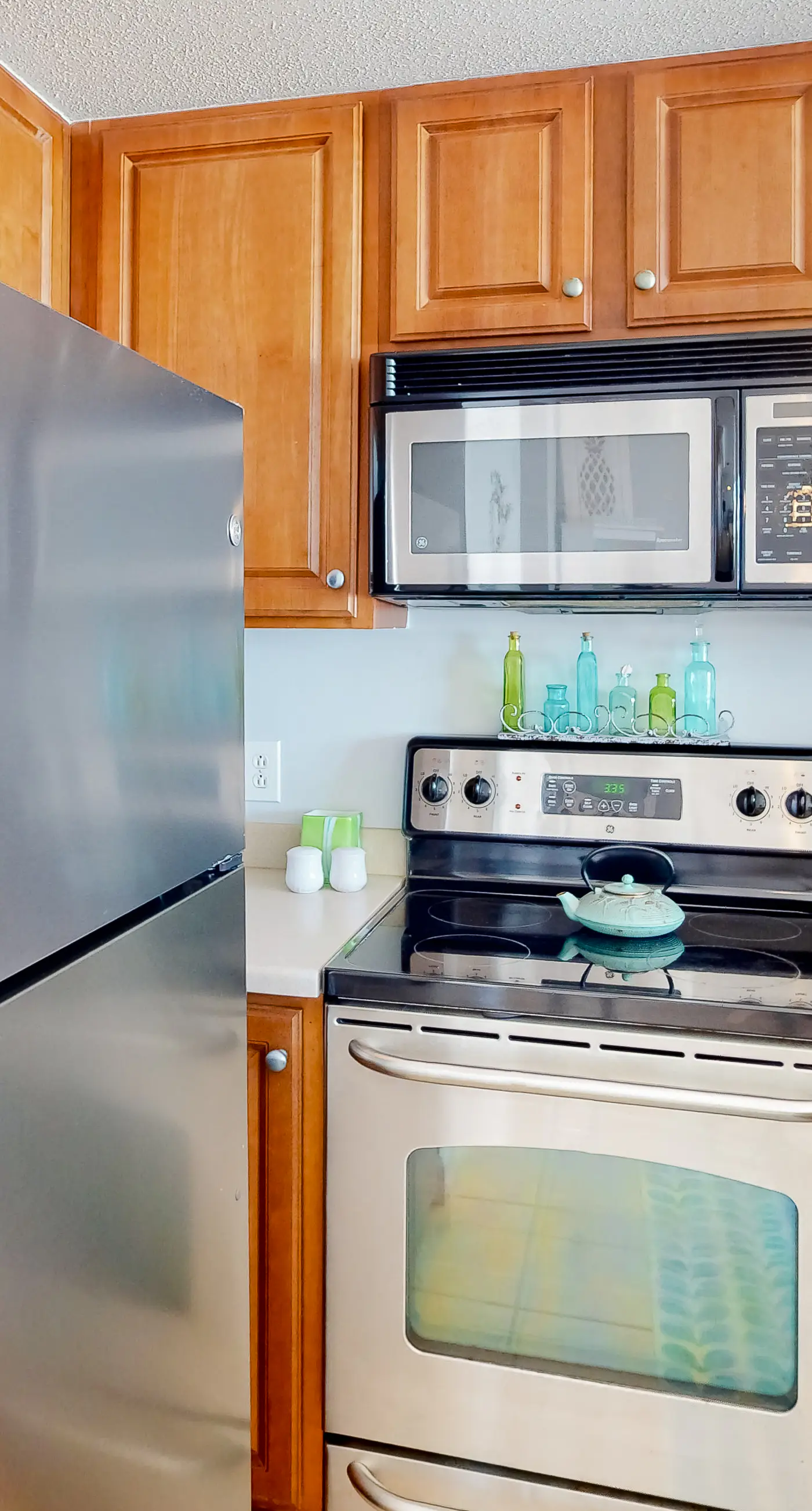 14th-floor gulf-front condo with beach access, pool, gym, & balcony