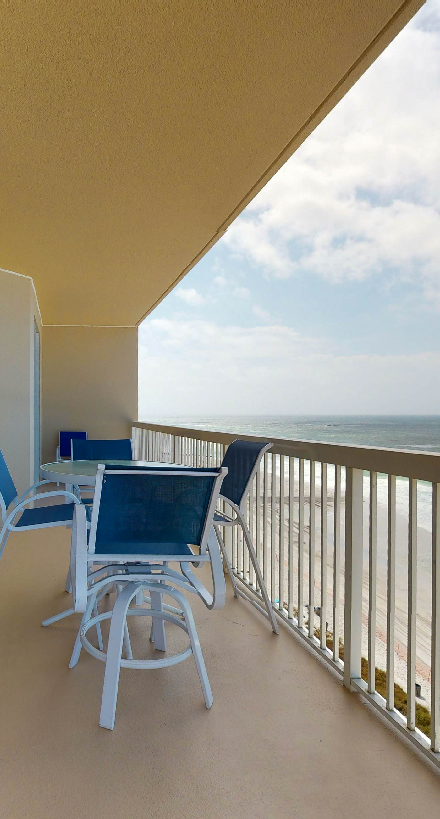 Sunny, eighth-floor, beachfront condo with pools, hot tub, & fitness room