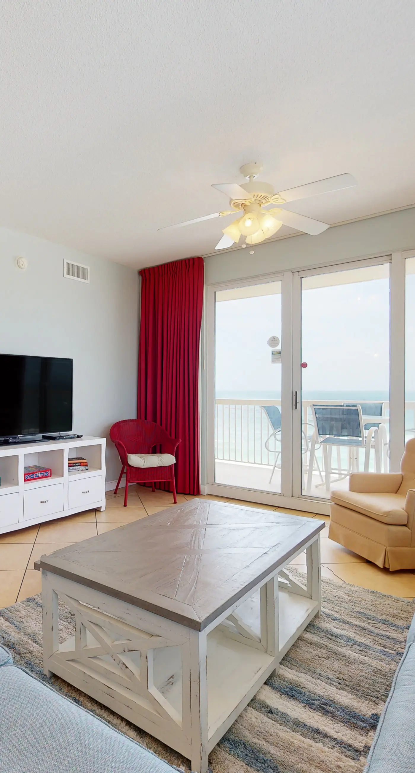 Sunny, eighth-floor, beachfront condo with pools, hot tub, & fitness room