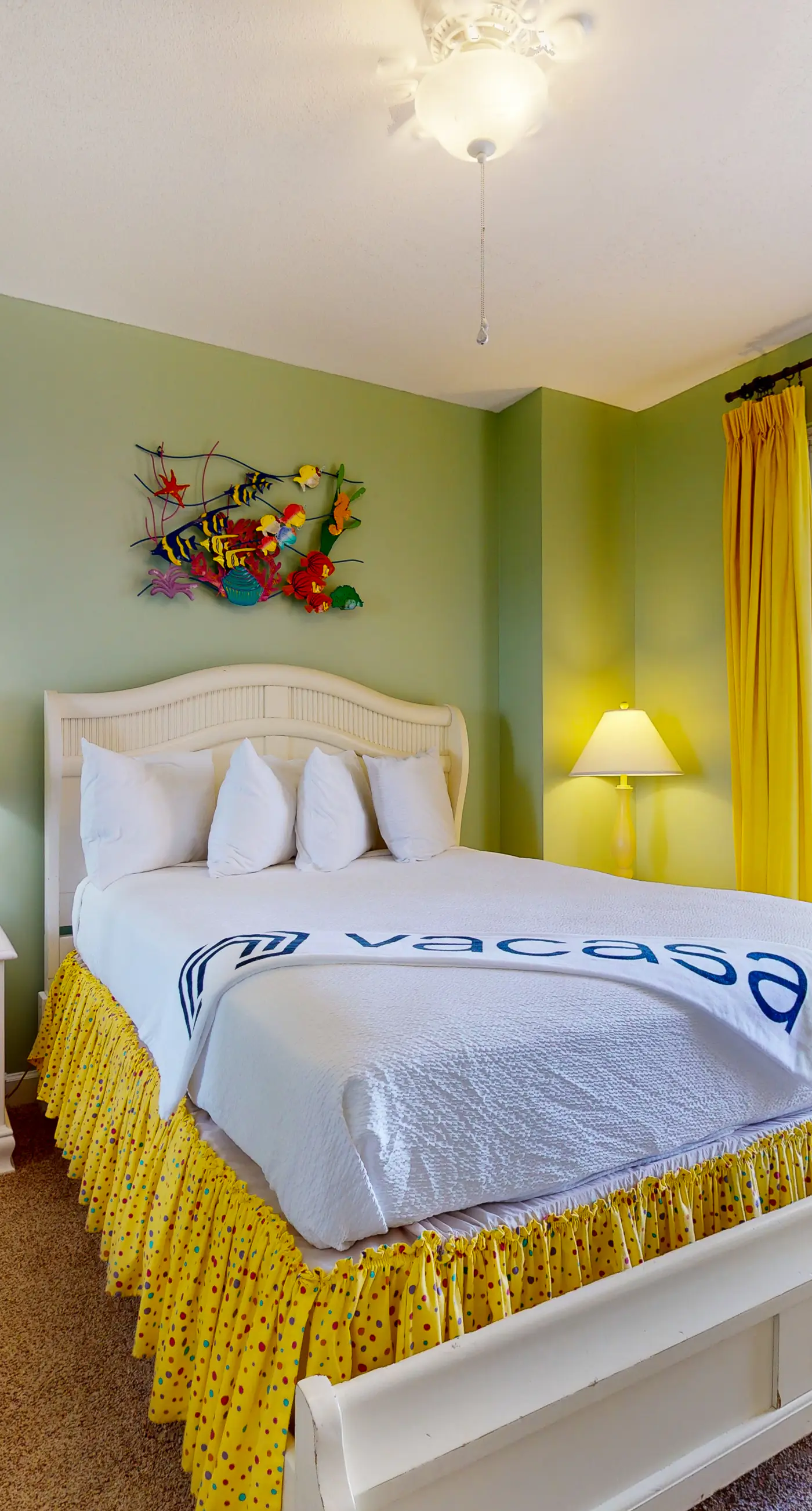 Sunny, eighth-floor, beachfront condo with pools, hot tub, & fitness room