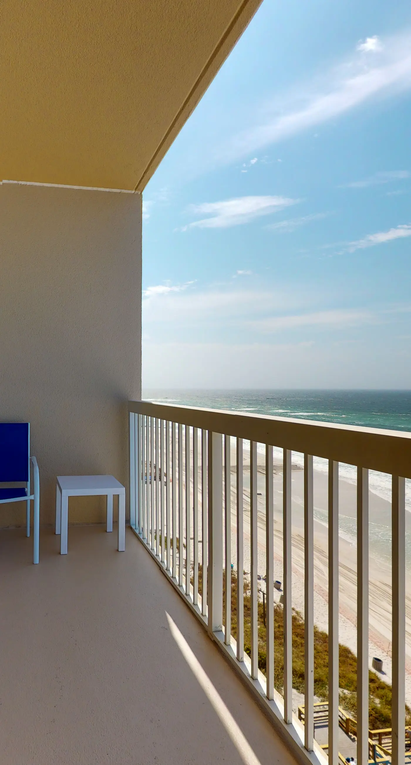 Sunny, eighth-floor, beachfront condo with pools, hot tub, & fitness room