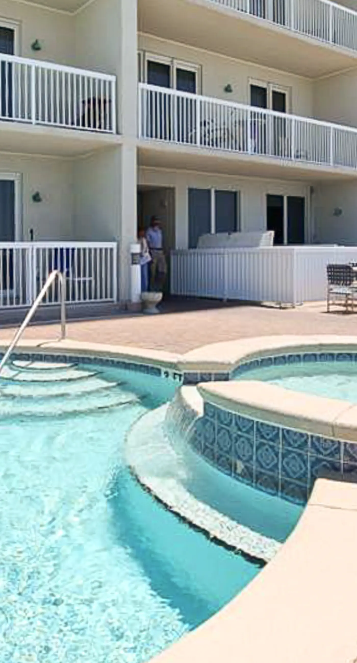 Sunny, eighth-floor, beachfront condo with pools, hot tub, & fitness room