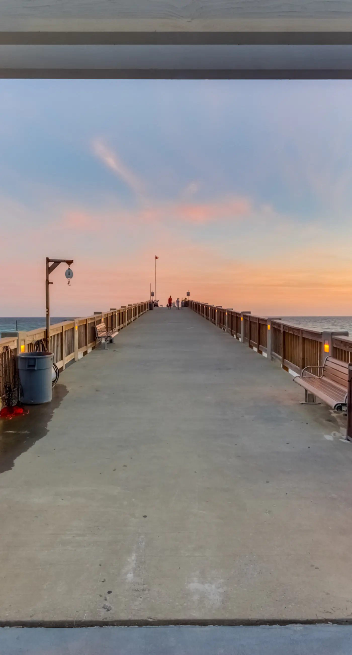 Sunny, eighth-floor, beachfront condo with pools, hot tub, & fitness room