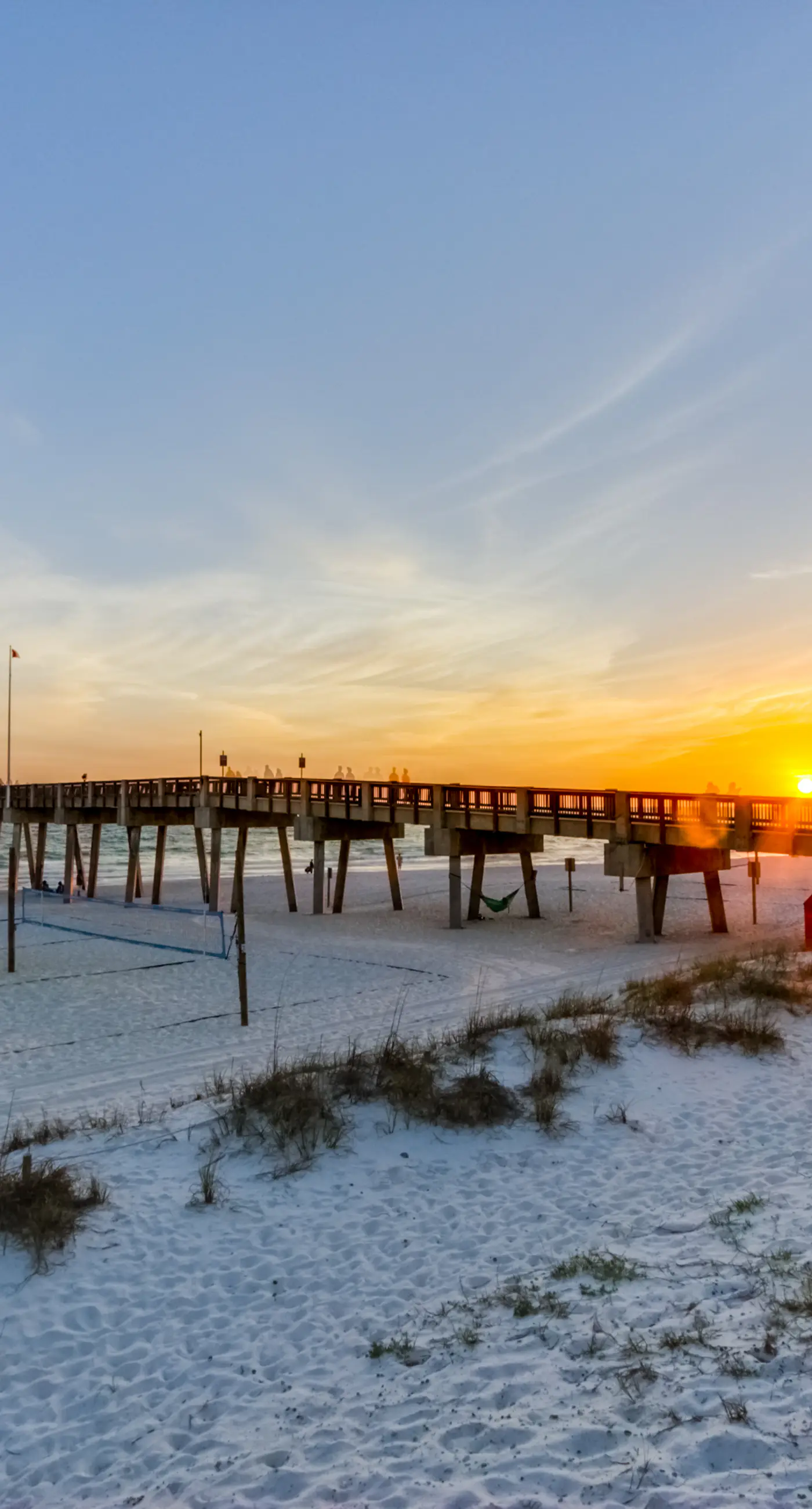 Sunny, eighth-floor, beachfront condo with pools, hot tub, & fitness room