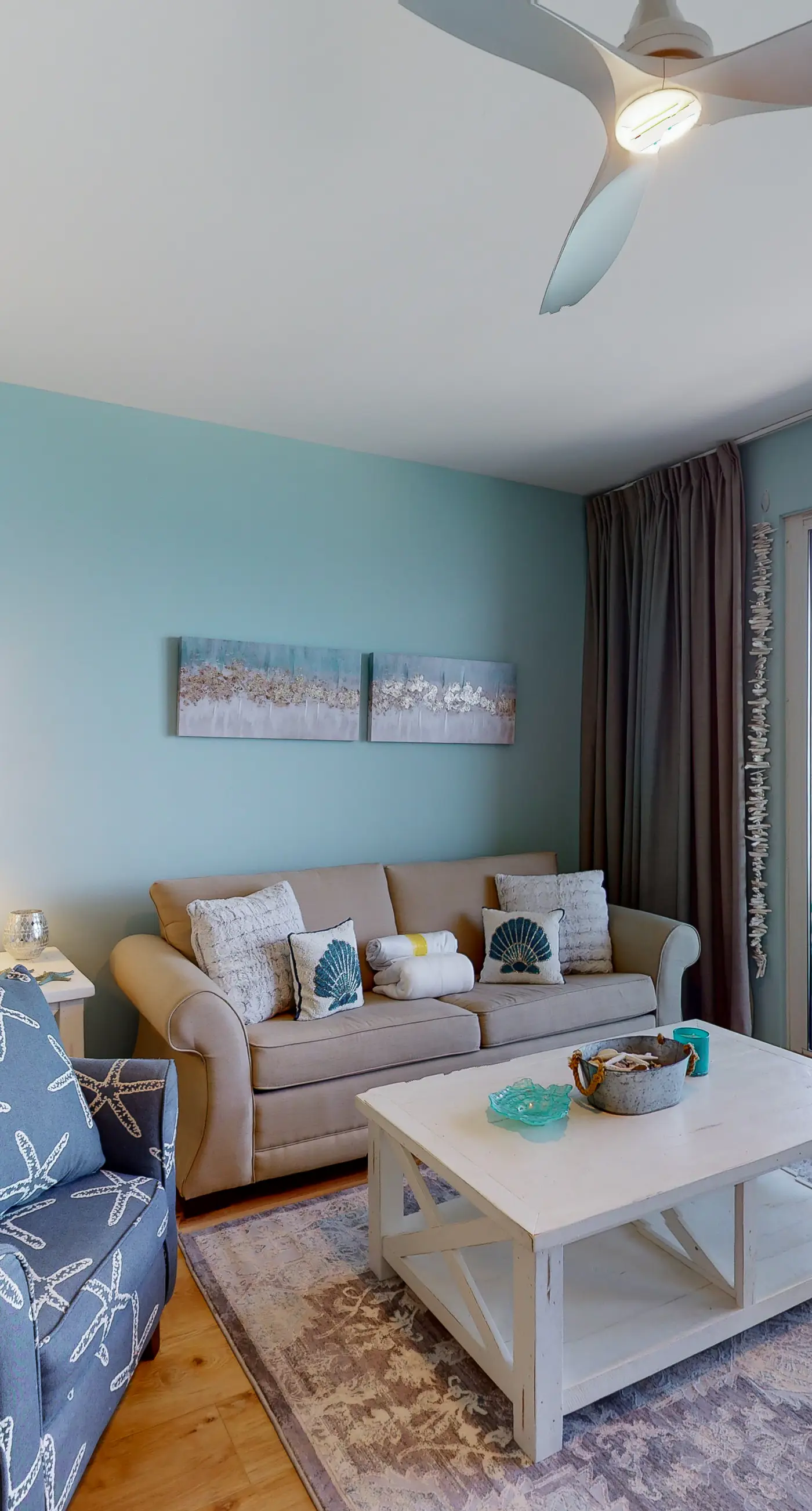 Deluxe condo with Gulf view, heated pool & balcony