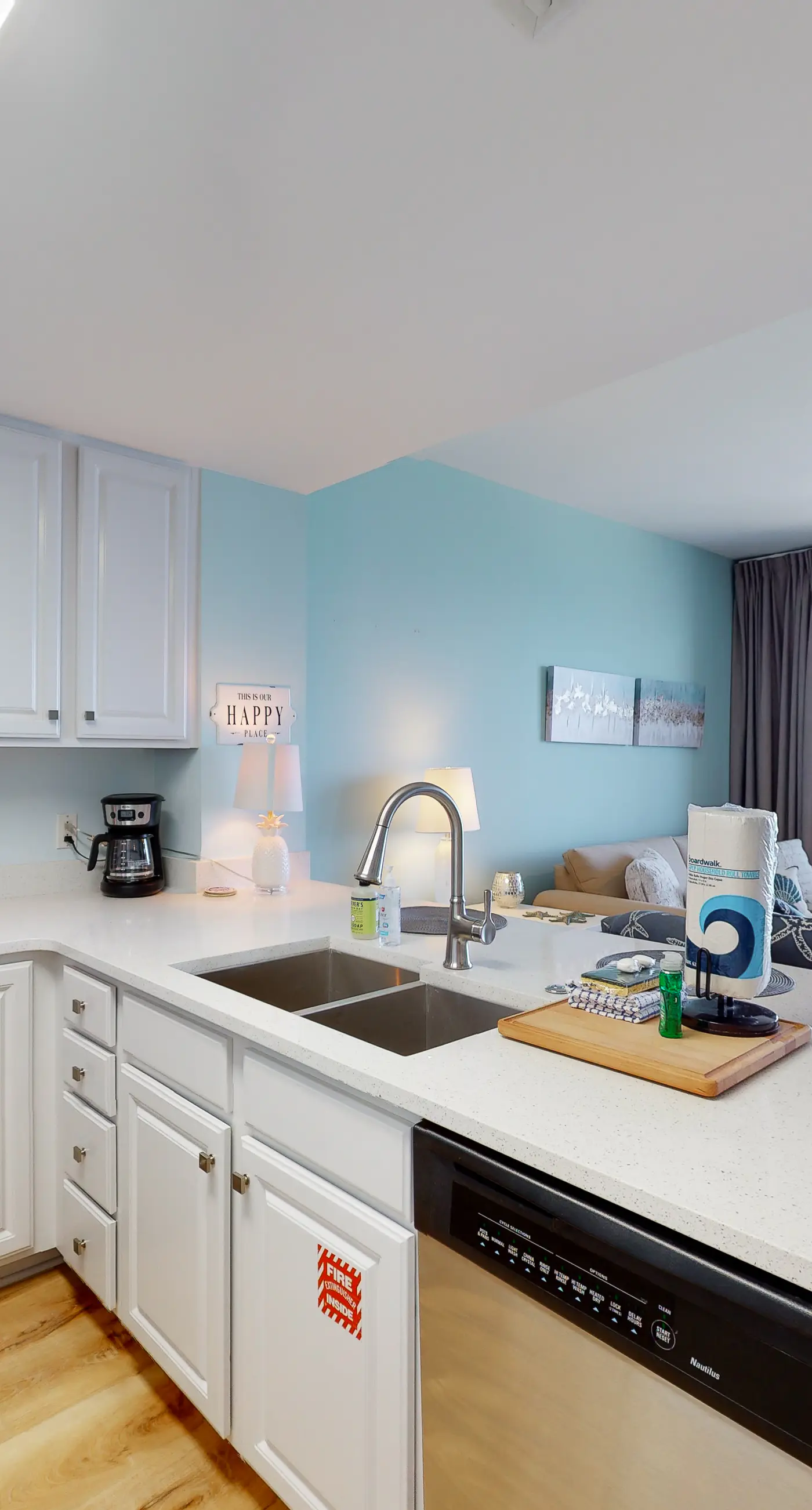 Deluxe condo with Gulf view, heated pool & balcony