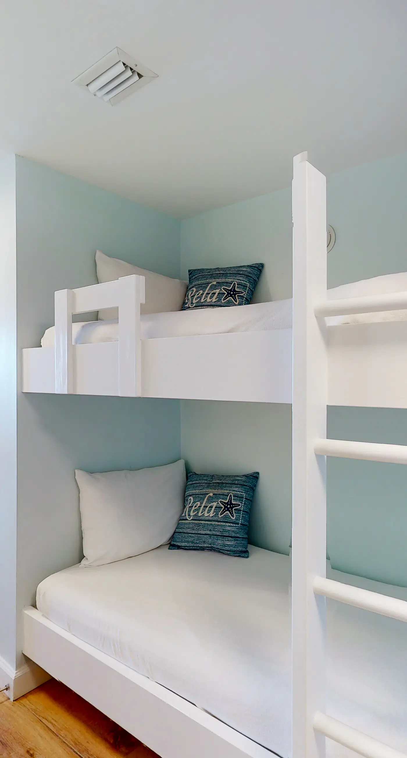 Deluxe condo with Gulf view, heated pool & balcony