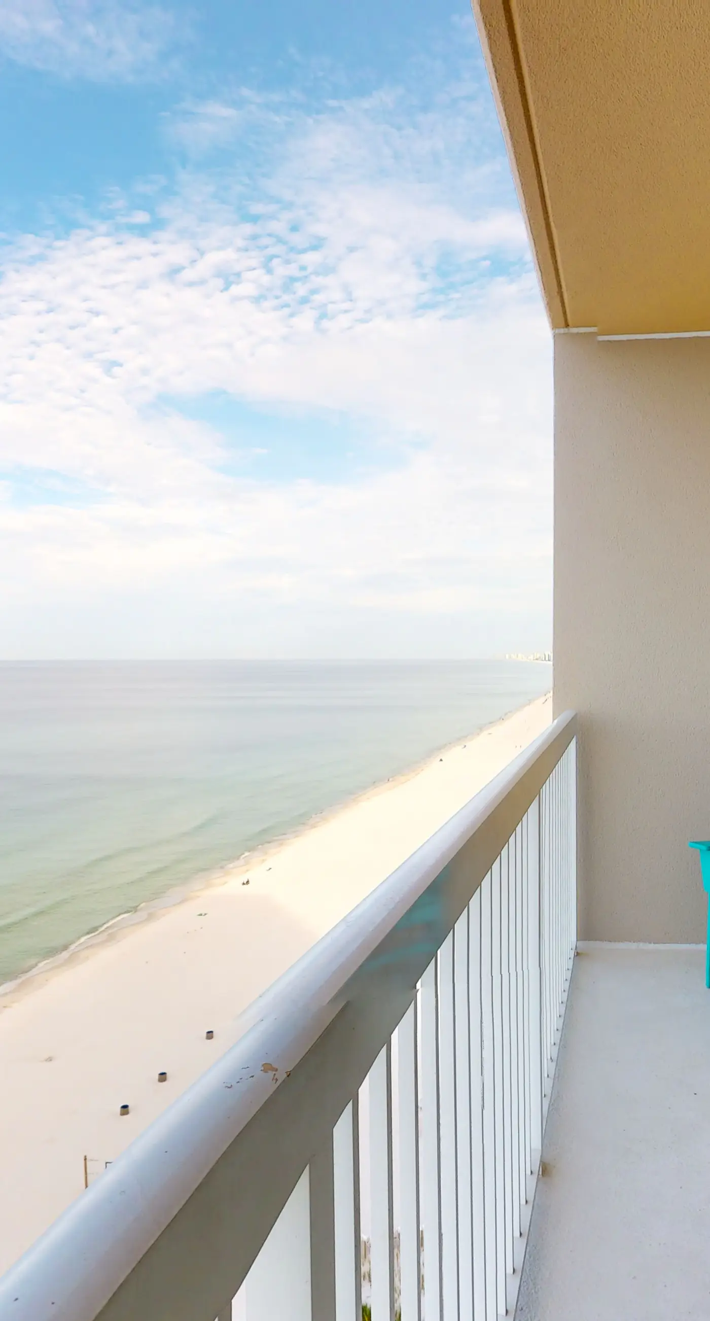 Deluxe condo with Gulf view, heated pool & balcony