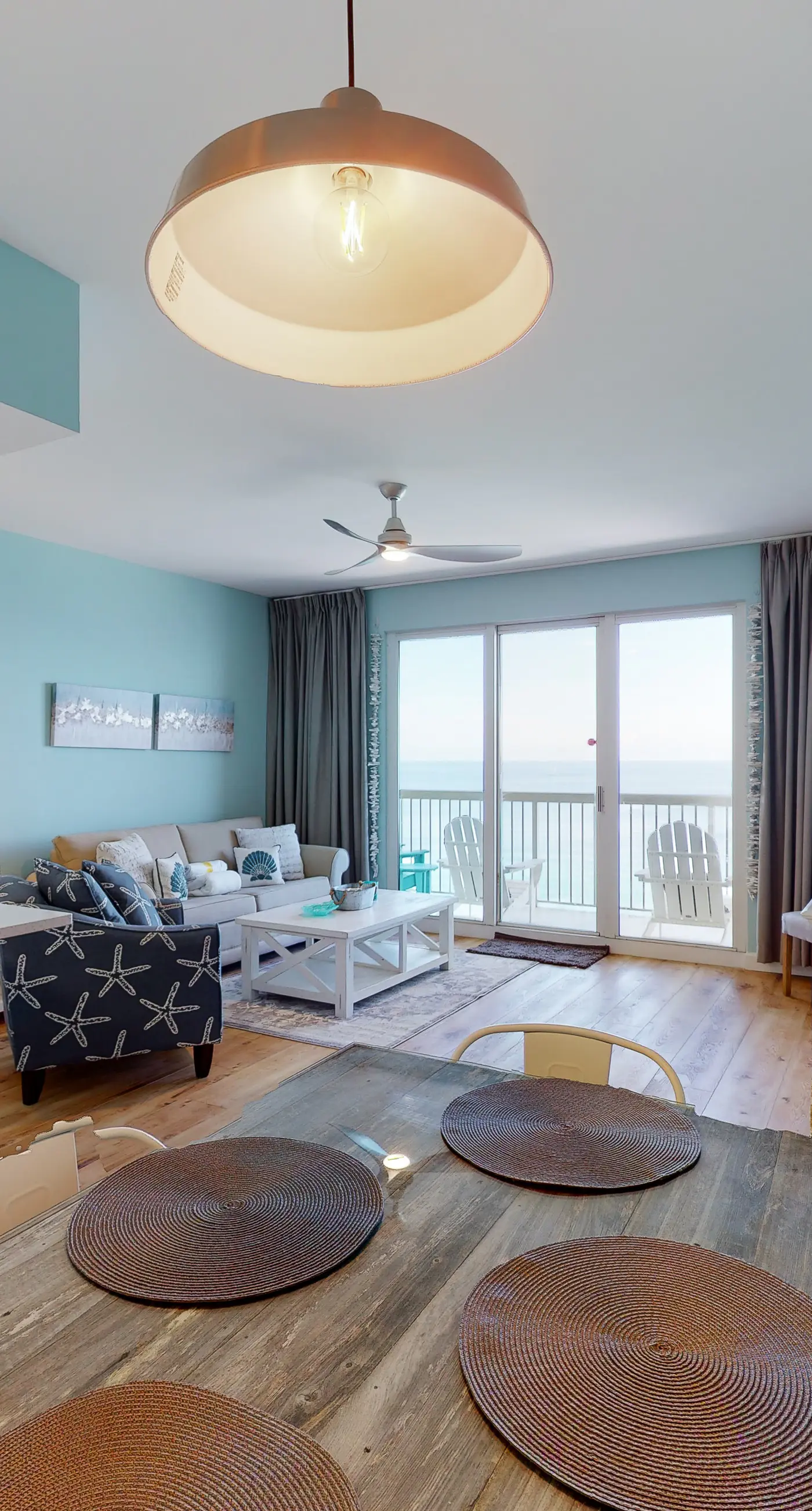 Deluxe condo with Gulf view, heated pool & balcony