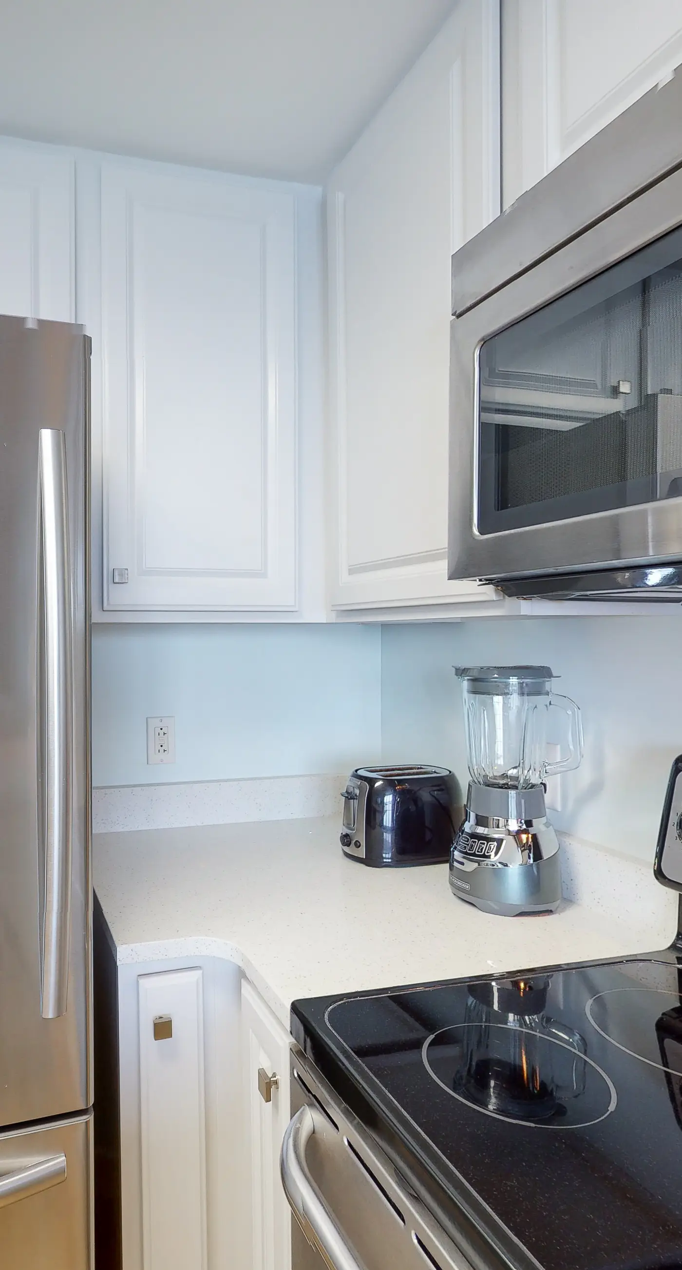 Deluxe condo with Gulf view, heated pool & balcony