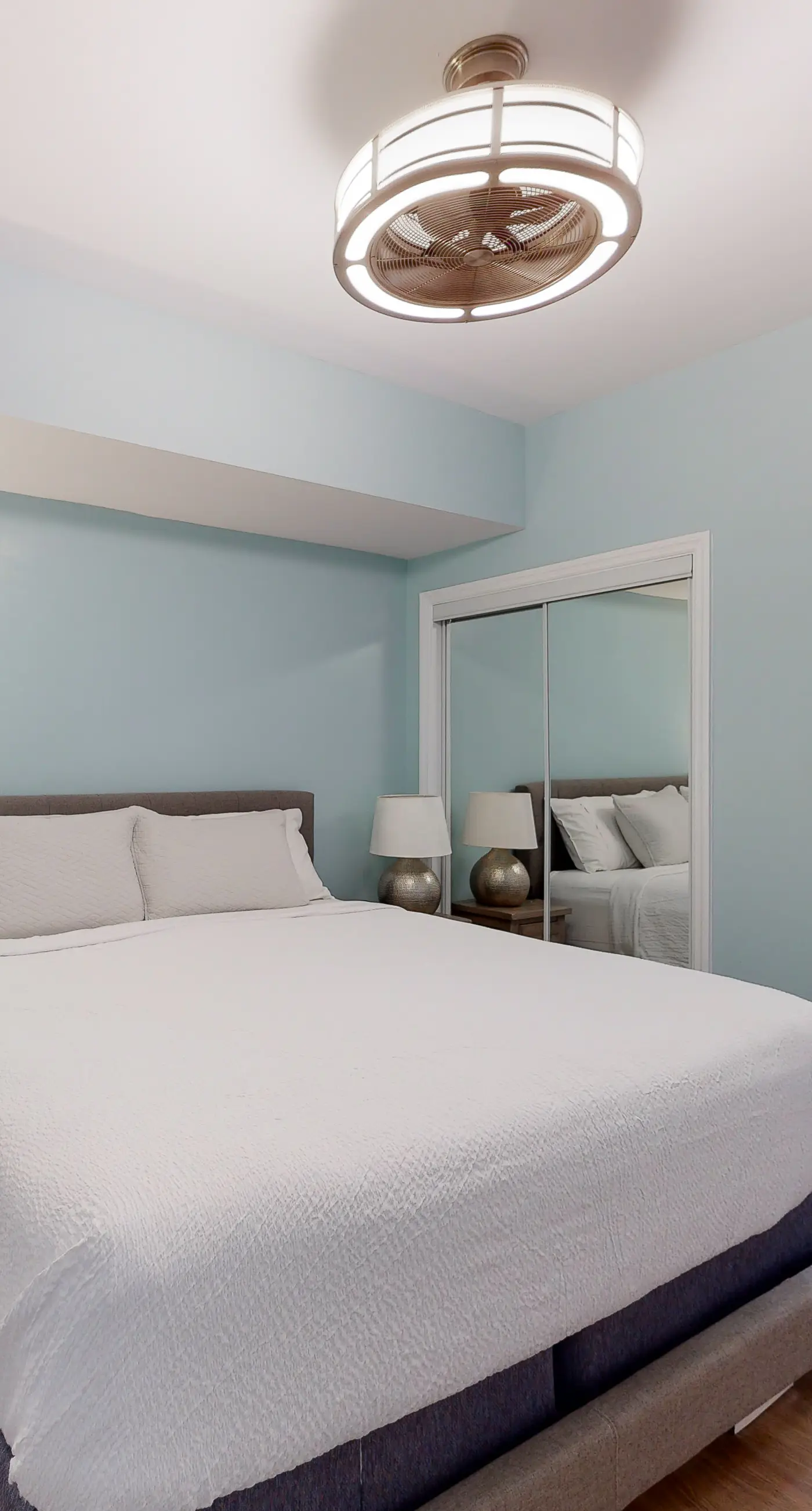 Deluxe condo with Gulf view, heated pool & balcony