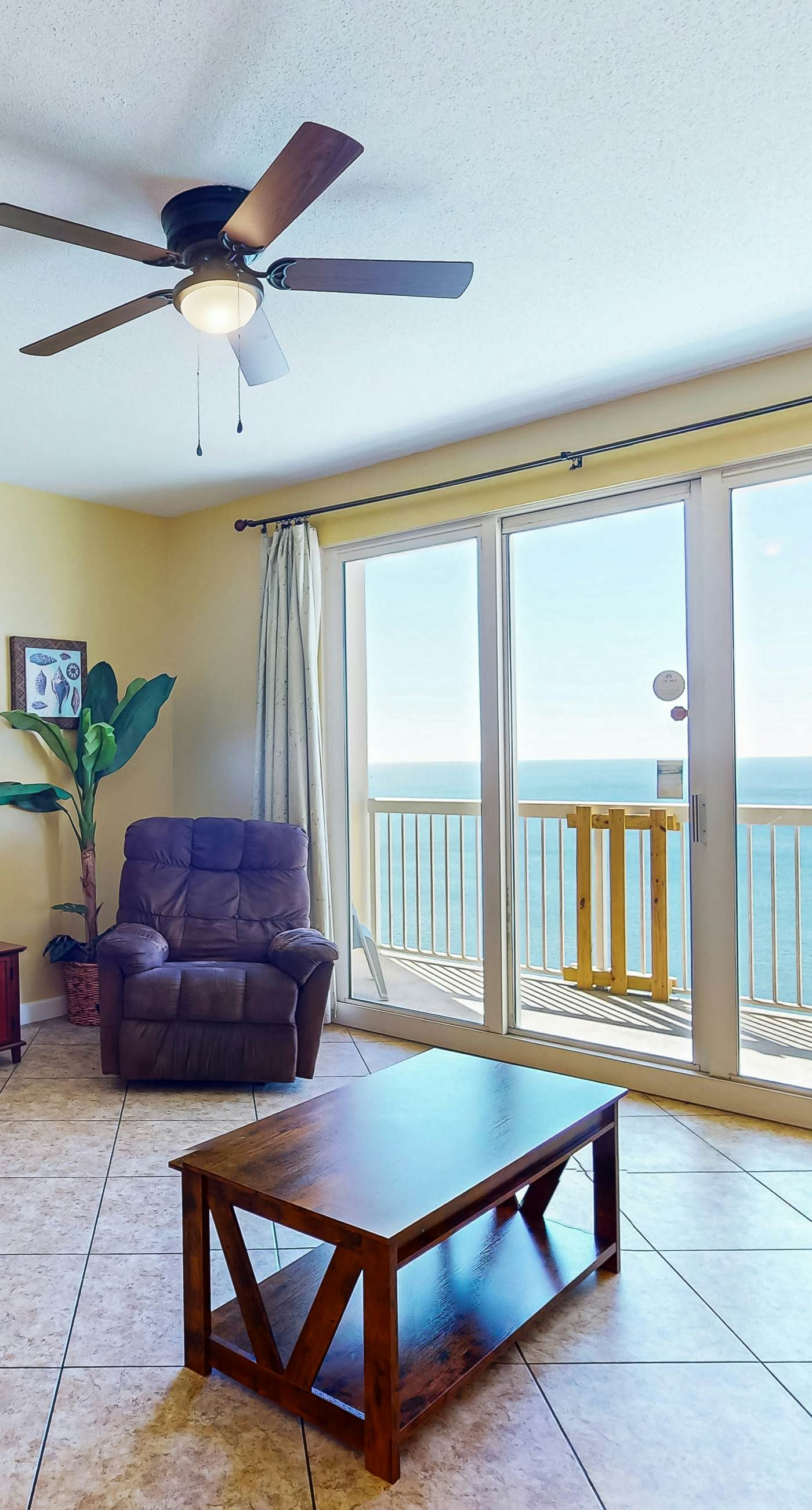 Cool & comfortable beachfront condo with balcony, pool, & gym