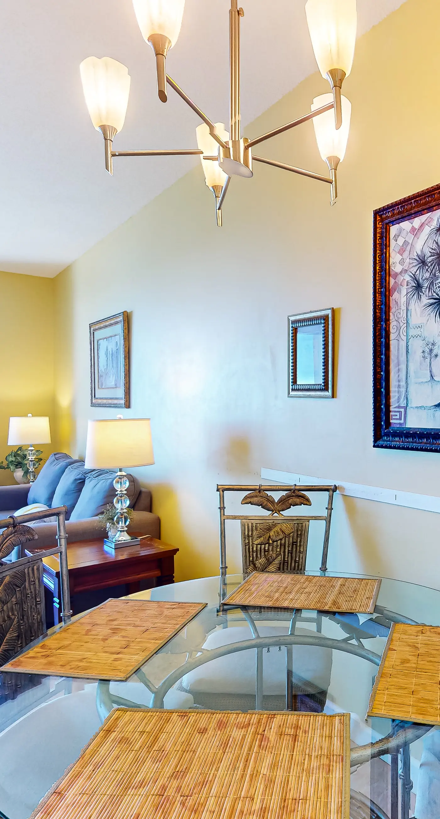 Cool & comfortable beachfront condo with balcony, pool, & gym