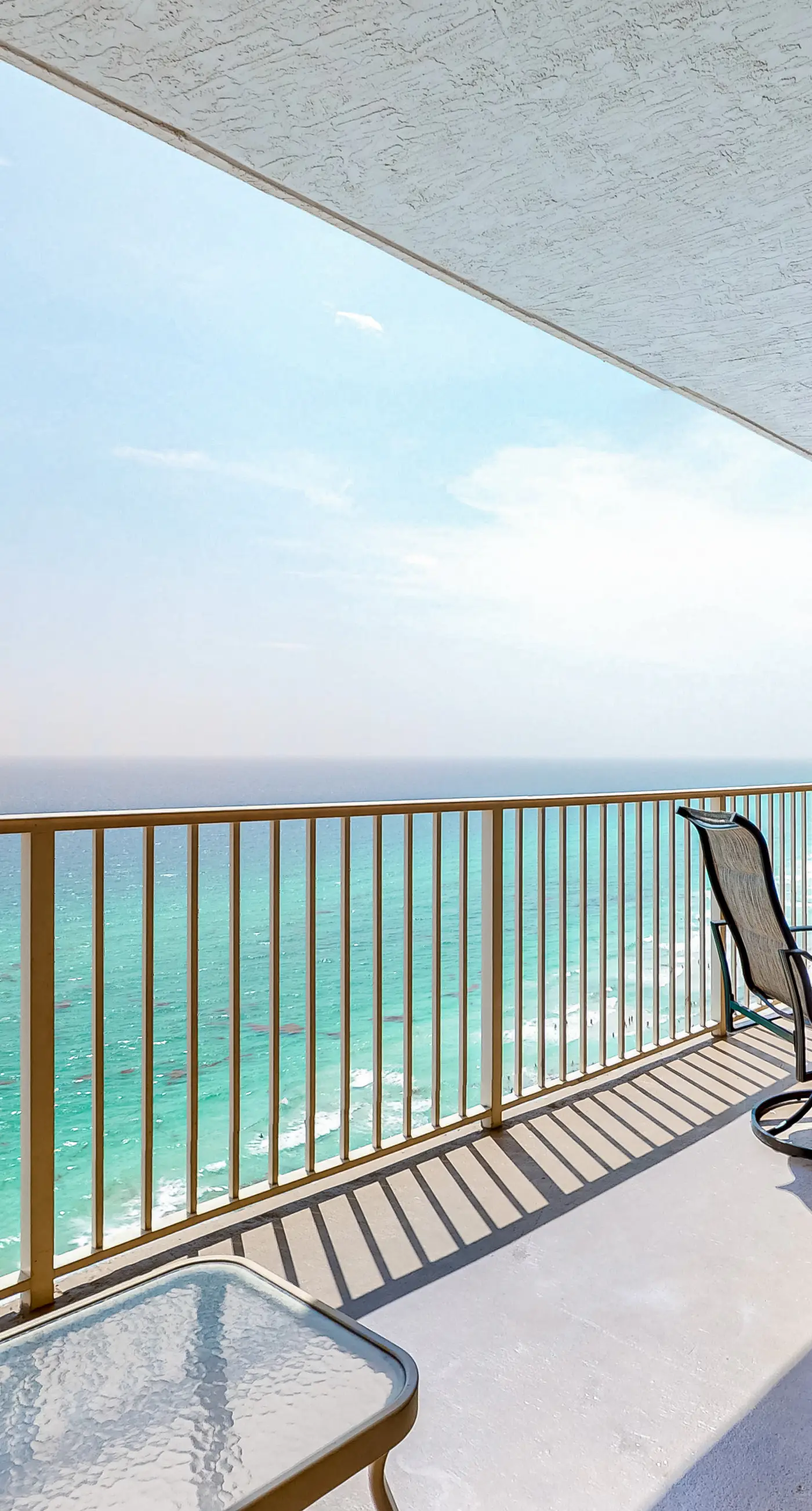 Beachside condo with a pool, hot tub, washer/dryer, beach access - snowbirds OK