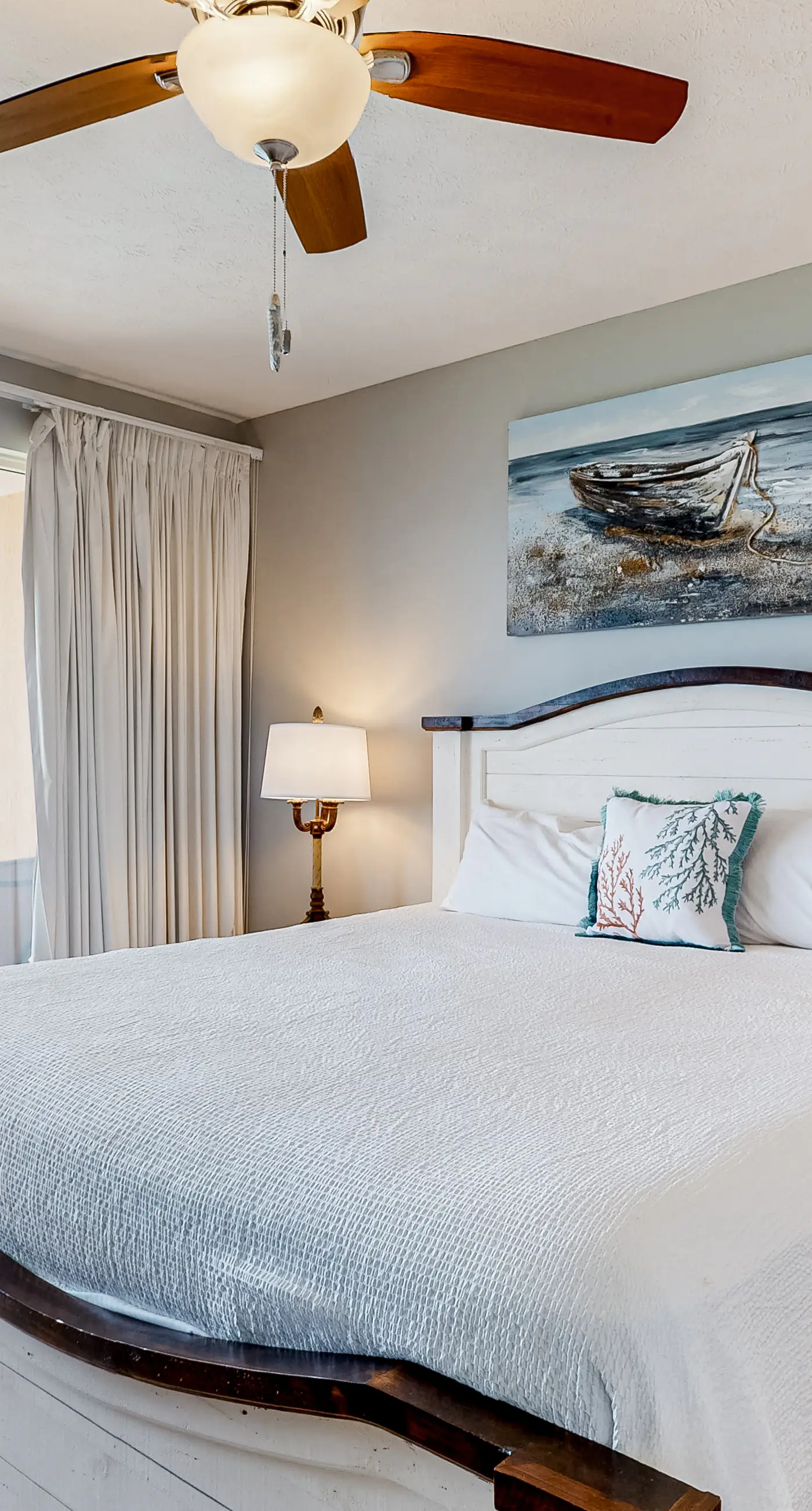 Beachside condo with a pool, hot tub, washer/dryer, beach access - snowbirds OK