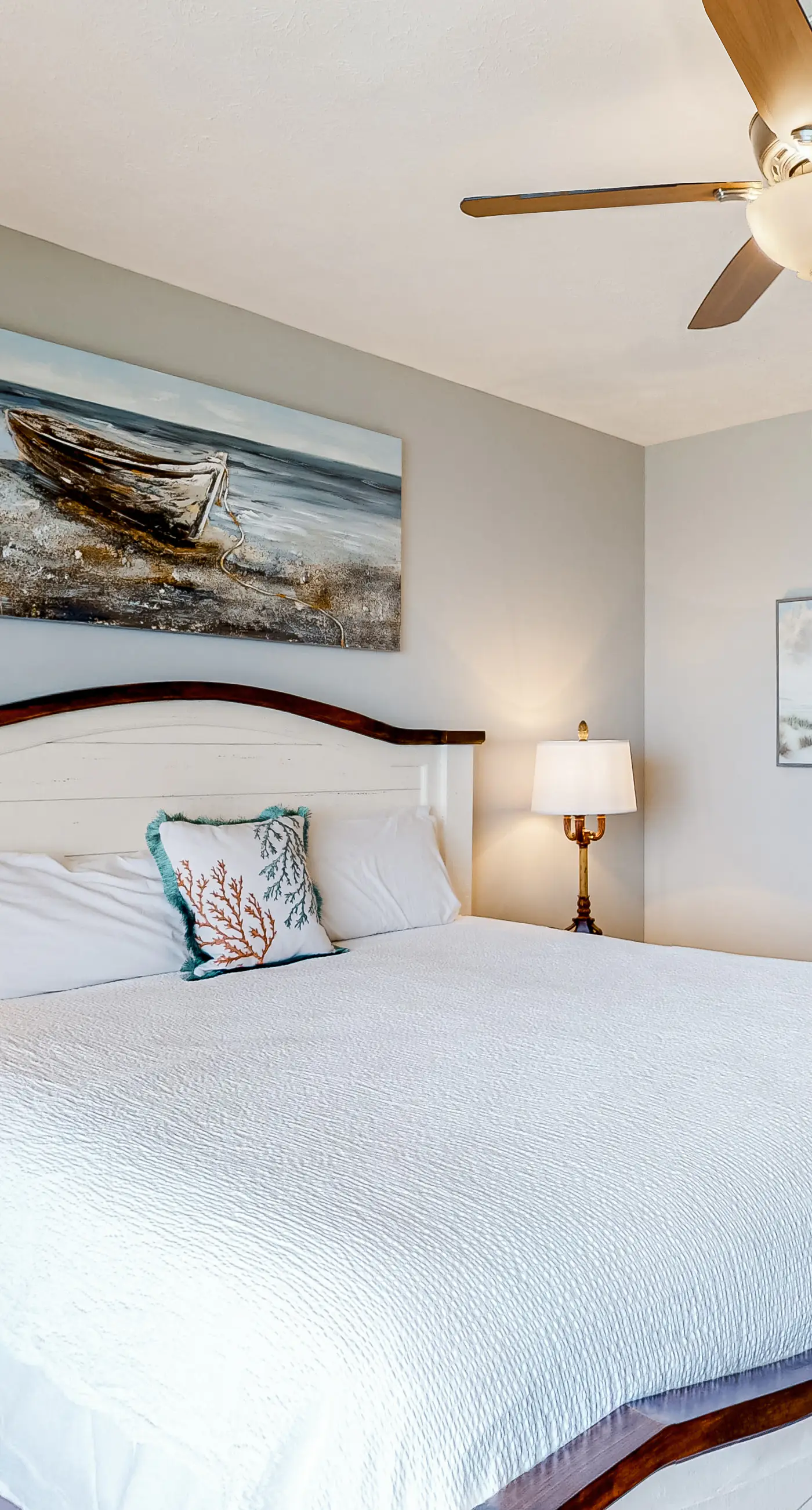 Beachside condo with a pool, hot tub, washer/dryer, beach access - snowbirds OK