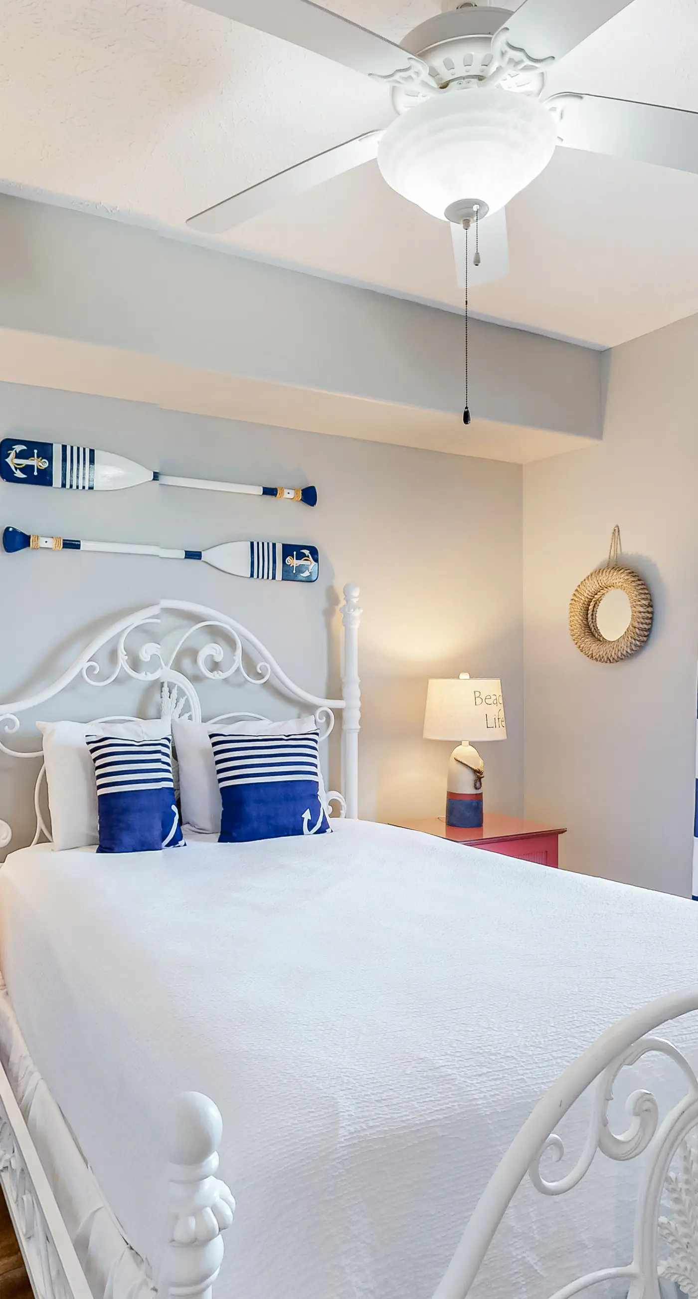 Beachside condo with a pool, hot tub, washer/dryer, beach access - snowbirds OK