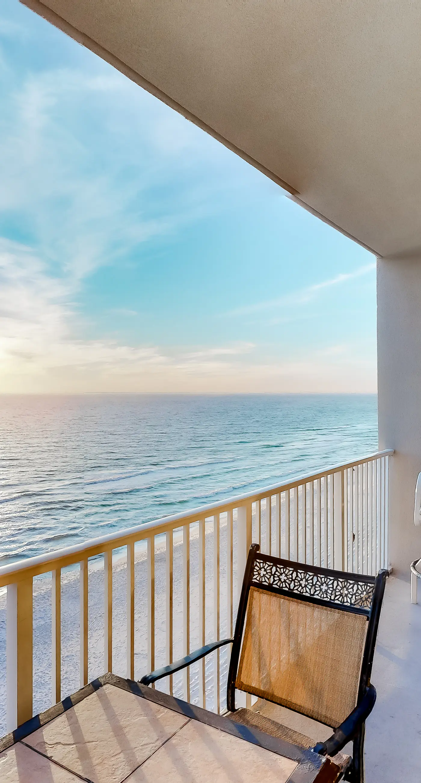 Incredible gulf-front views & resort pools, hot tubs & seasonal beach service