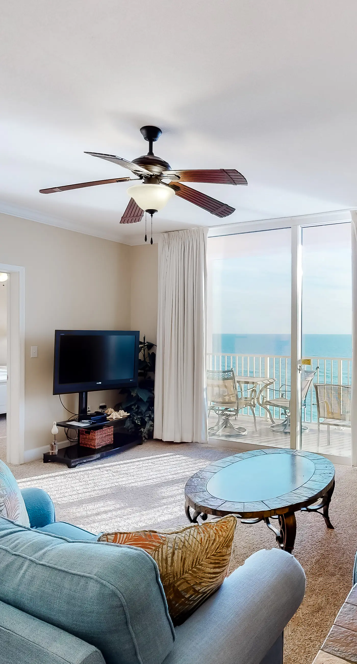 Incredible gulf-front views & resort pools, hot tubs & seasonal beach service