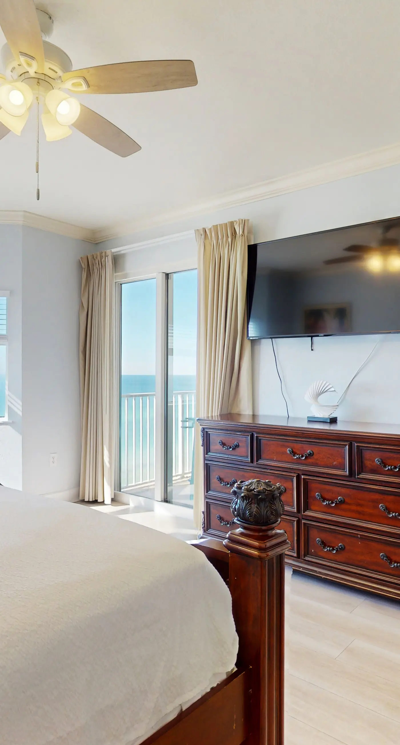 Oceanfront Condo with Shared Pool & Hot Tub, Ocean View, and High-Speed WiFi