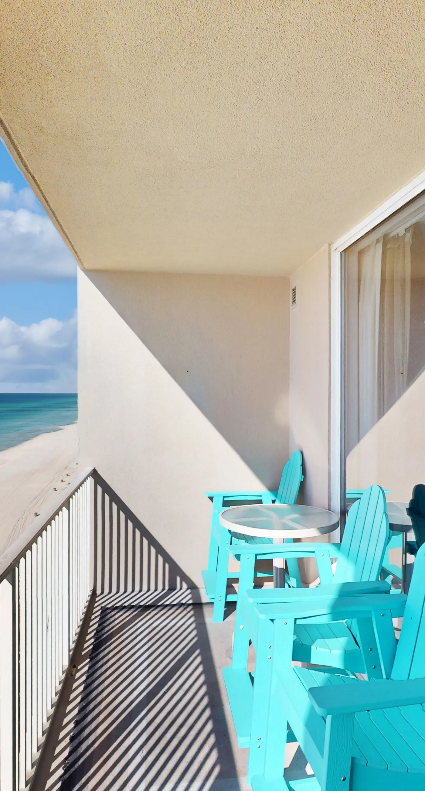 Oceanfront Condo with Shared Pool & Hot Tub, Ocean View, and High-Speed WiFi