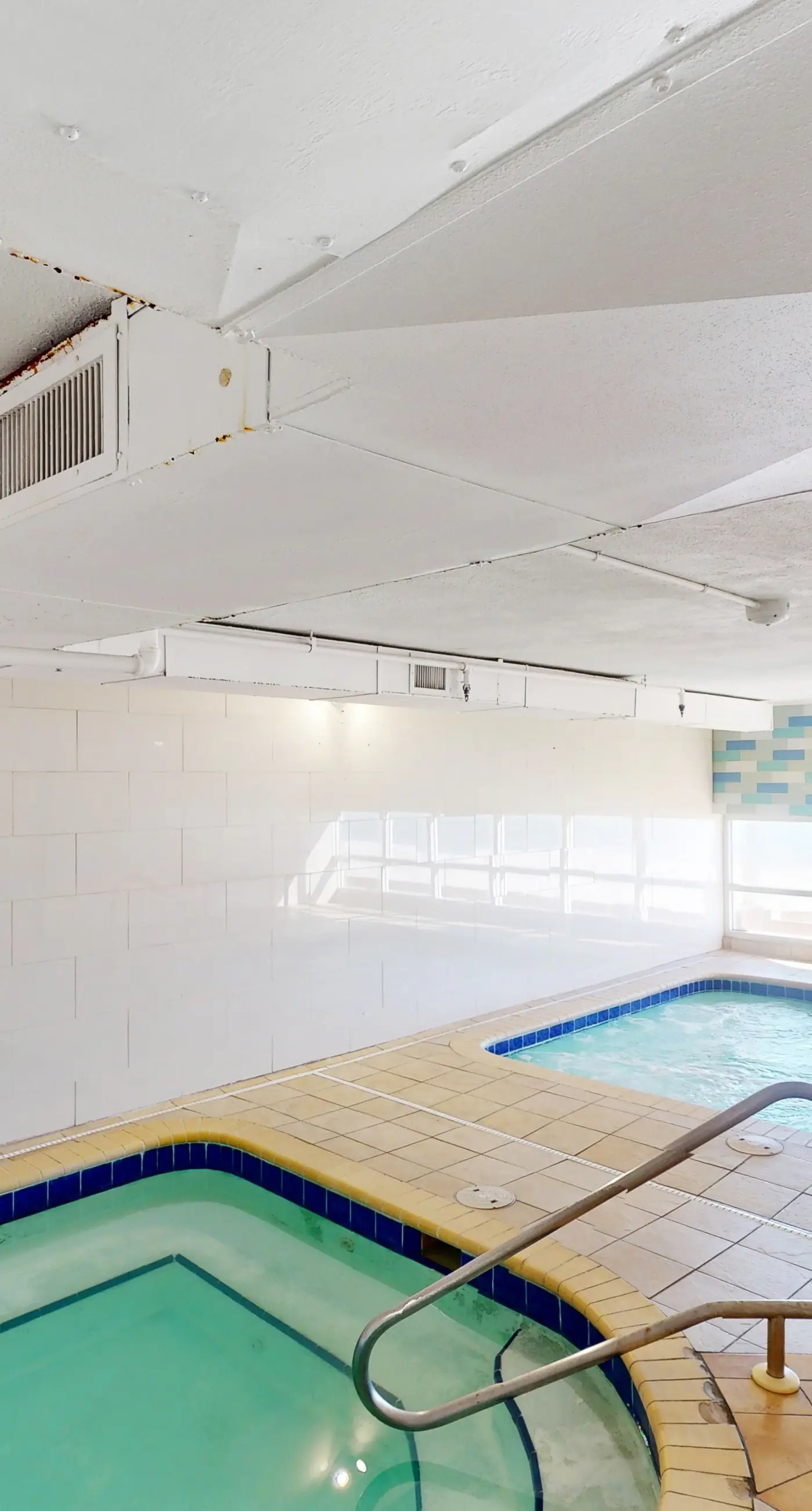 Oceanfront Condo with Shared Pool & Hot Tub, Ocean View, and High-Speed WiFi