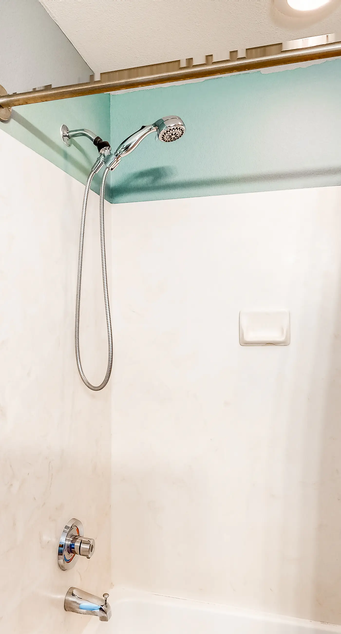 Lovely gulf-front condo near Pier Park w/ pools, hot tubs & fitness center