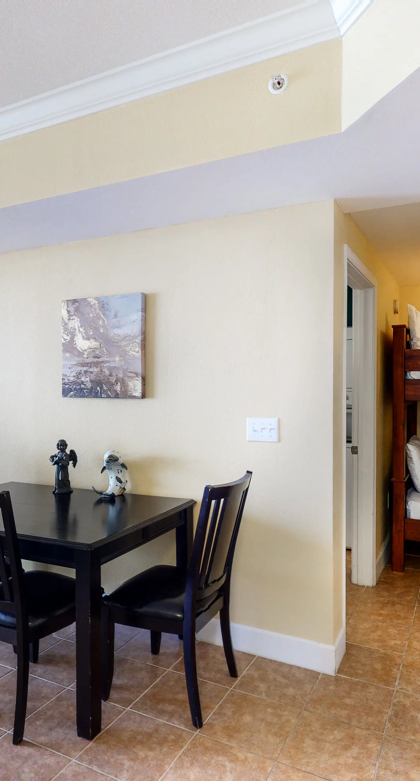 Gulf-front condo w/ 2 lagoon pools, hot tubs & beach service - near Pier Park