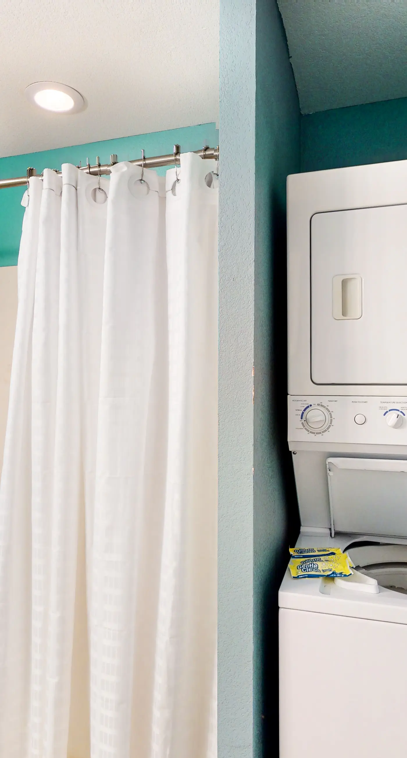 Gulf-front condo w/ 2 lagoon pools, hot tubs & beach service - near Pier Park