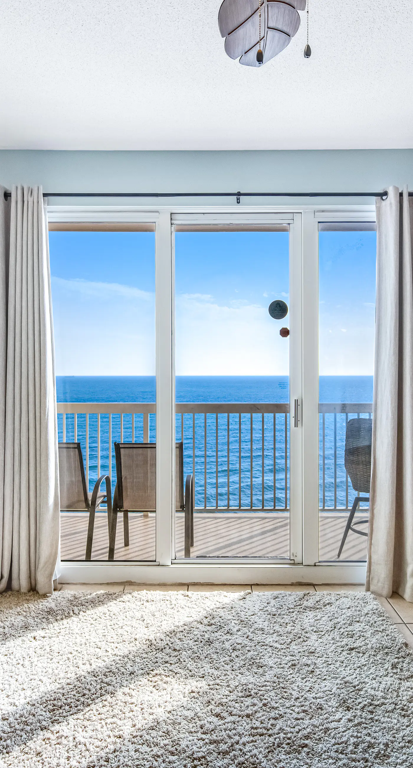 Bright & stylish condo with fantastic Gulf views from your balcony, pools & gym