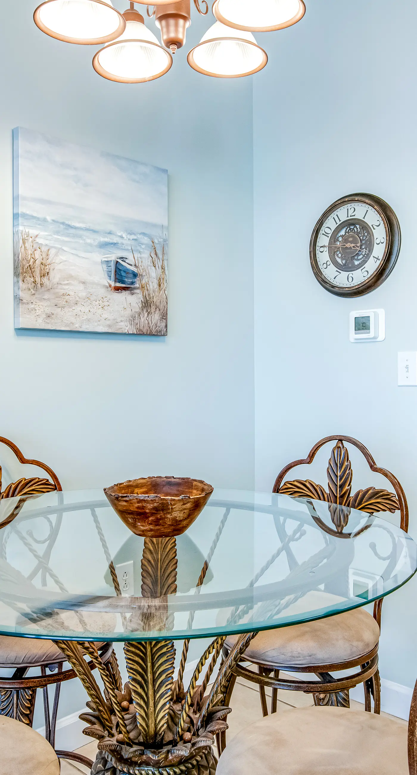 Bright & stylish condo with fantastic Gulf views from your balcony, pools & gym