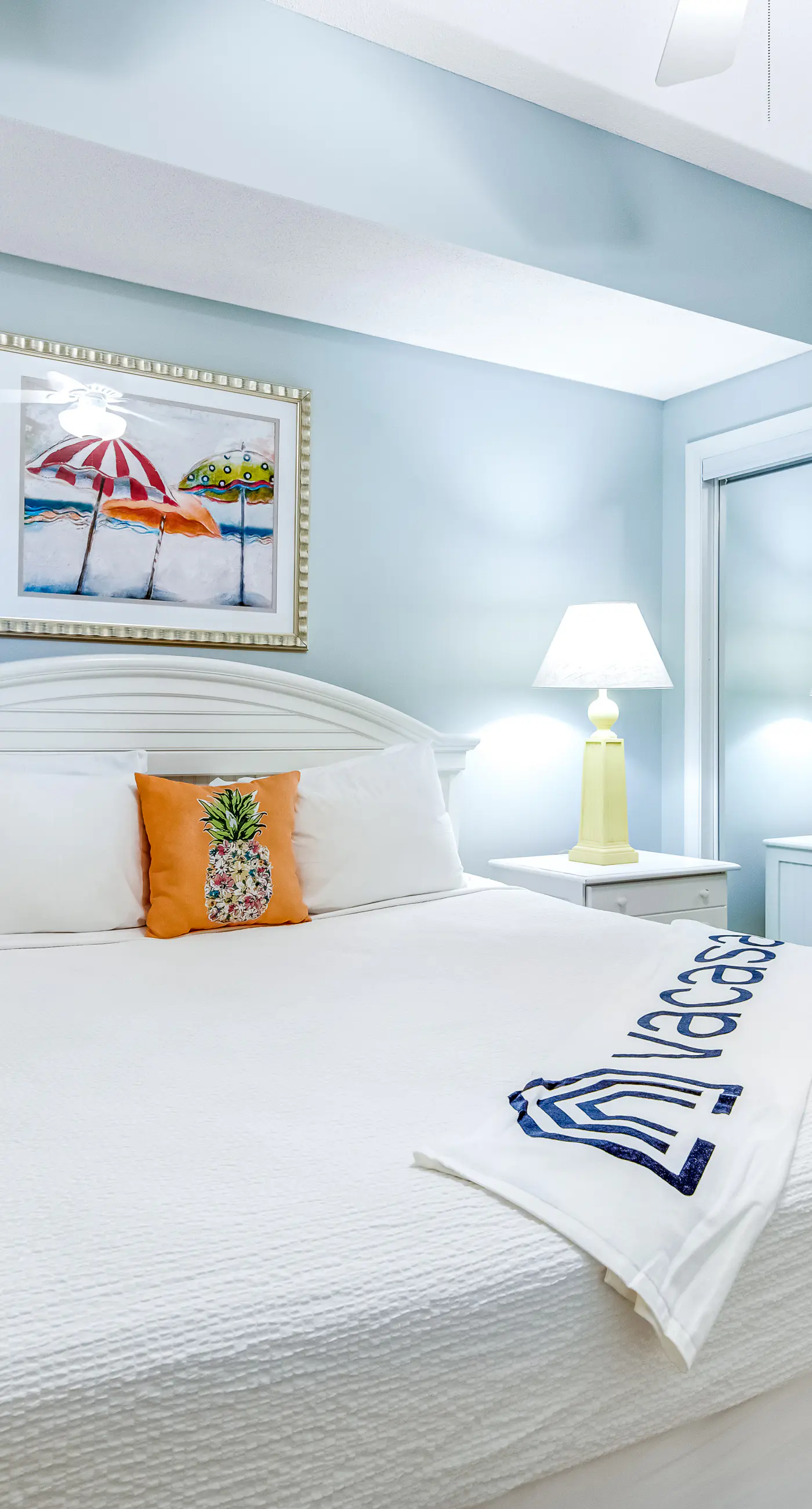 Bright & stylish condo with fantastic Gulf views from your balcony, pools & gym