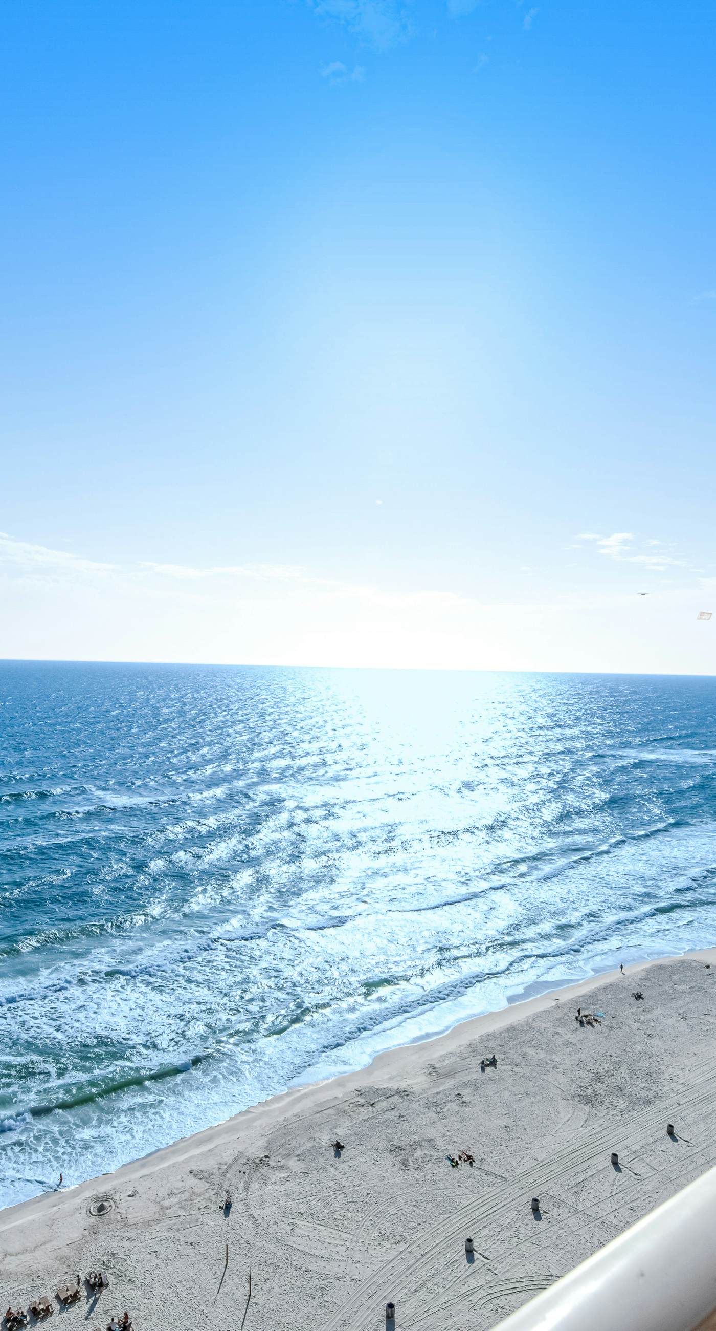 Bright & stylish condo with fantastic Gulf views from your balcony, pools & gym