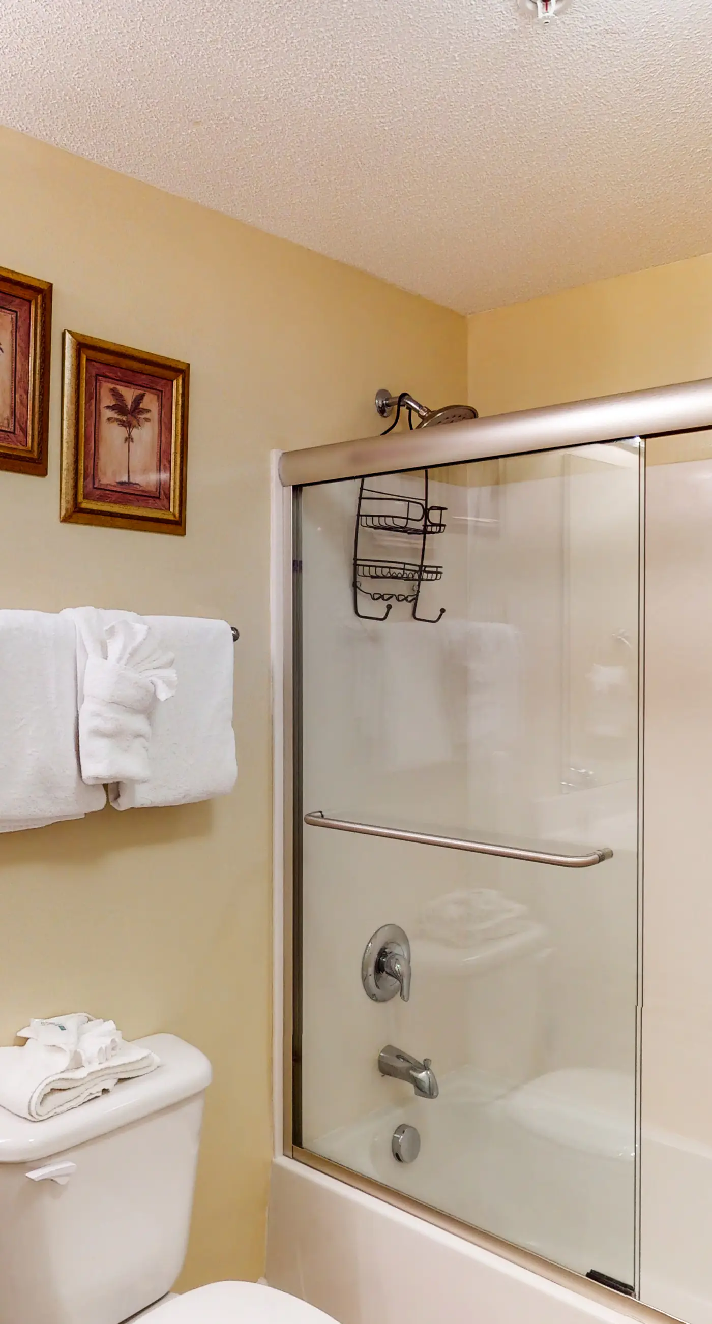 Beachfront, seafoam sanctuary with furnished balcony, pools, & gym